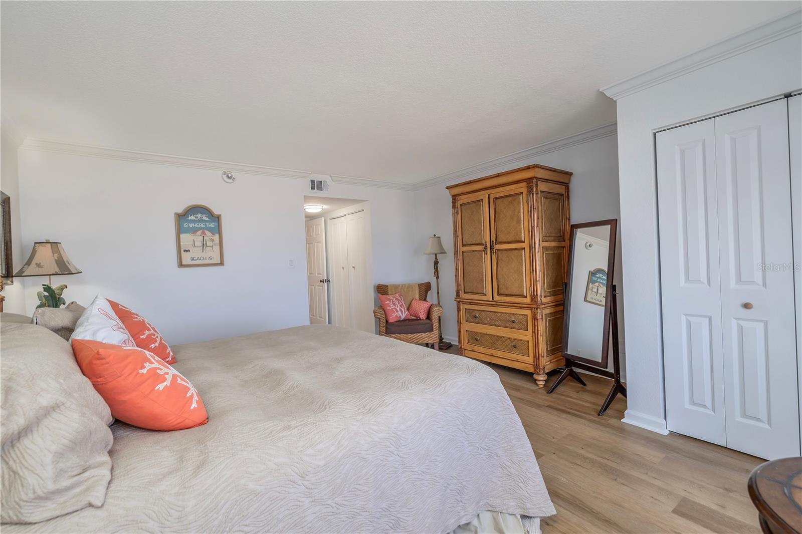 SILVER SANDS - Residential