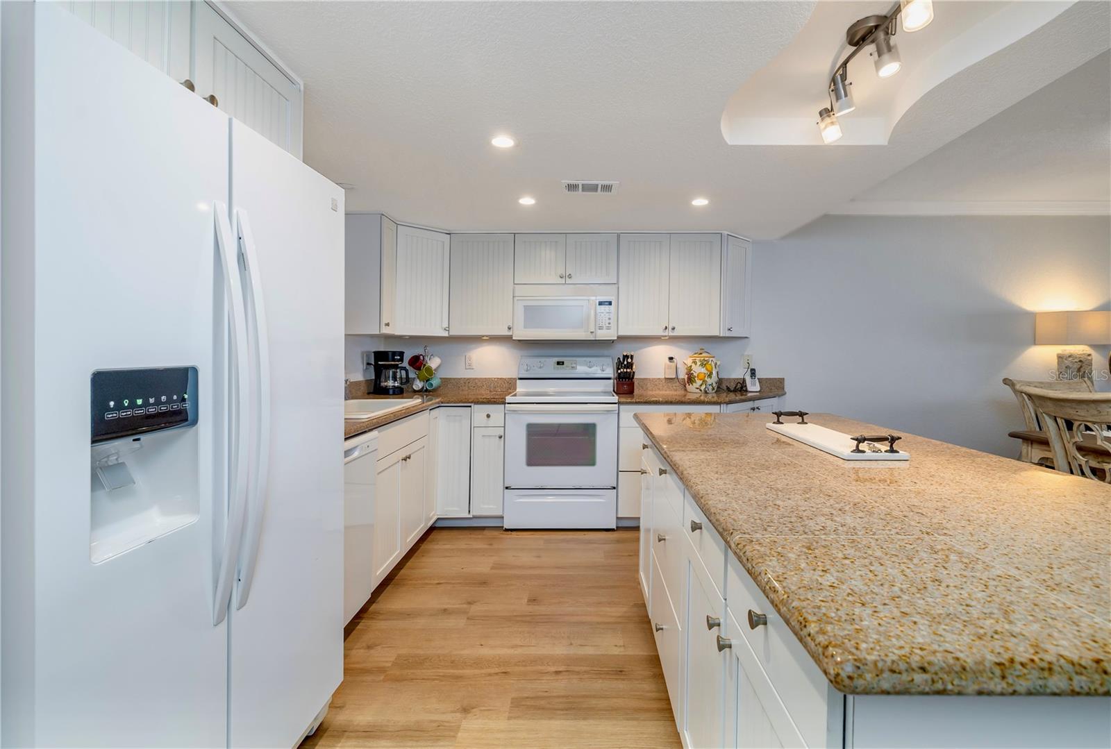 SILVER SANDS - Residential