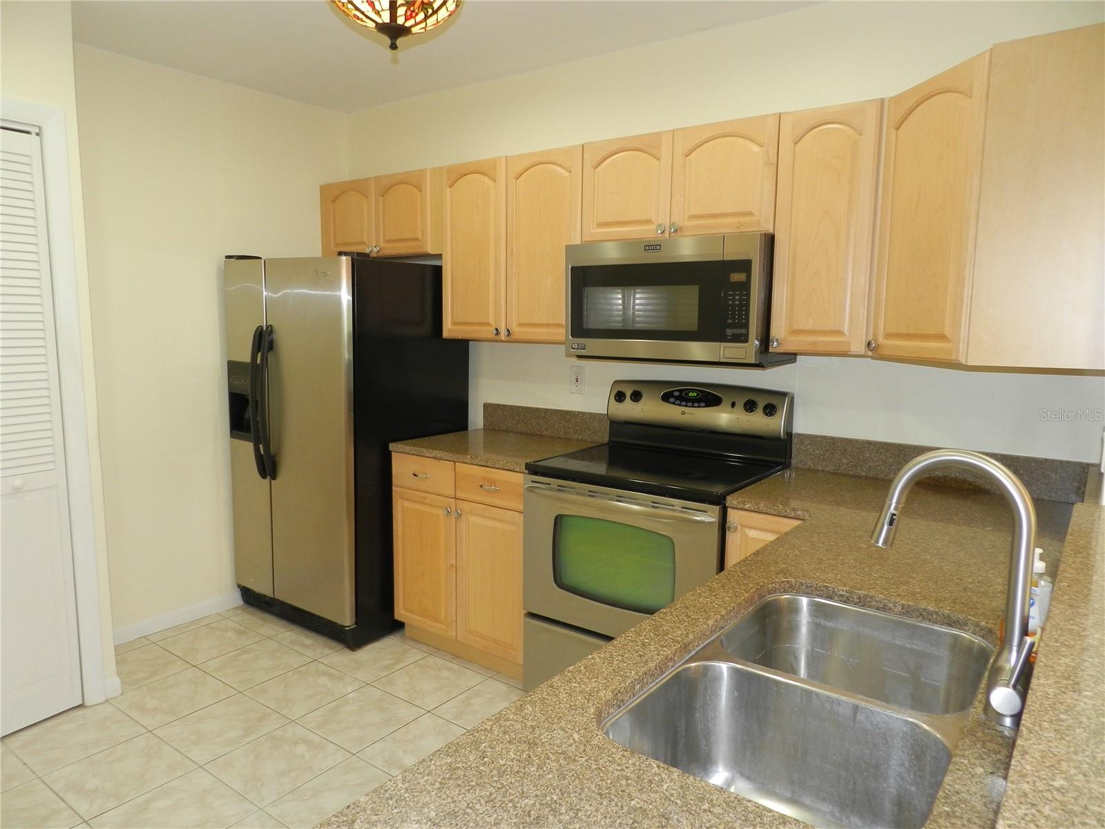 HARBOUR CLUB CONDO 1 - Residential
