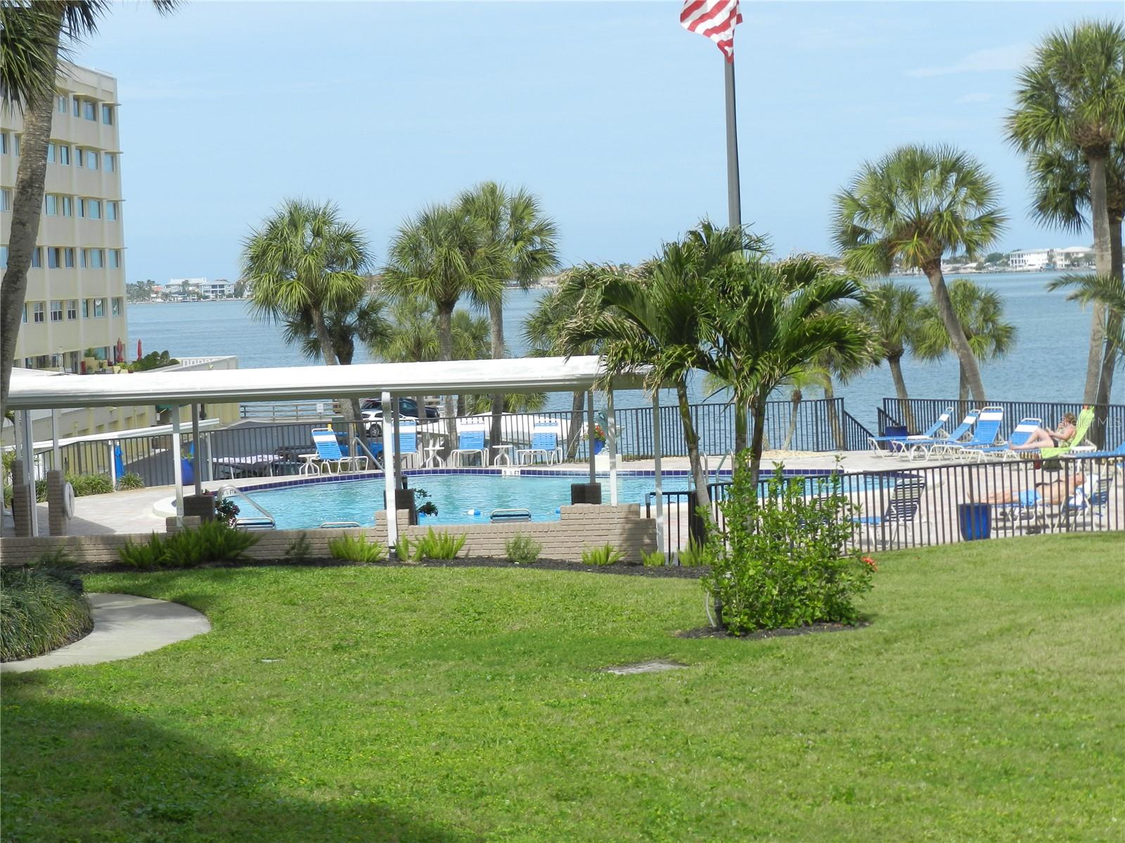 HARBOUR CLUB CONDO 1 - Residential