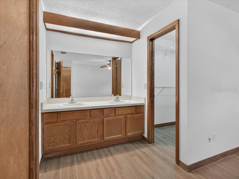 CARROLLWOOD VILLAGE PH III - Residential