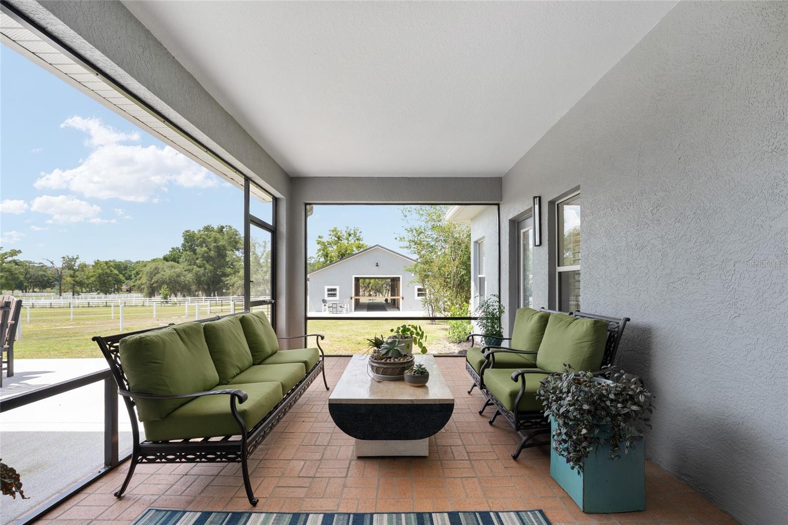 LEXINGTON DOWNS - Residential
