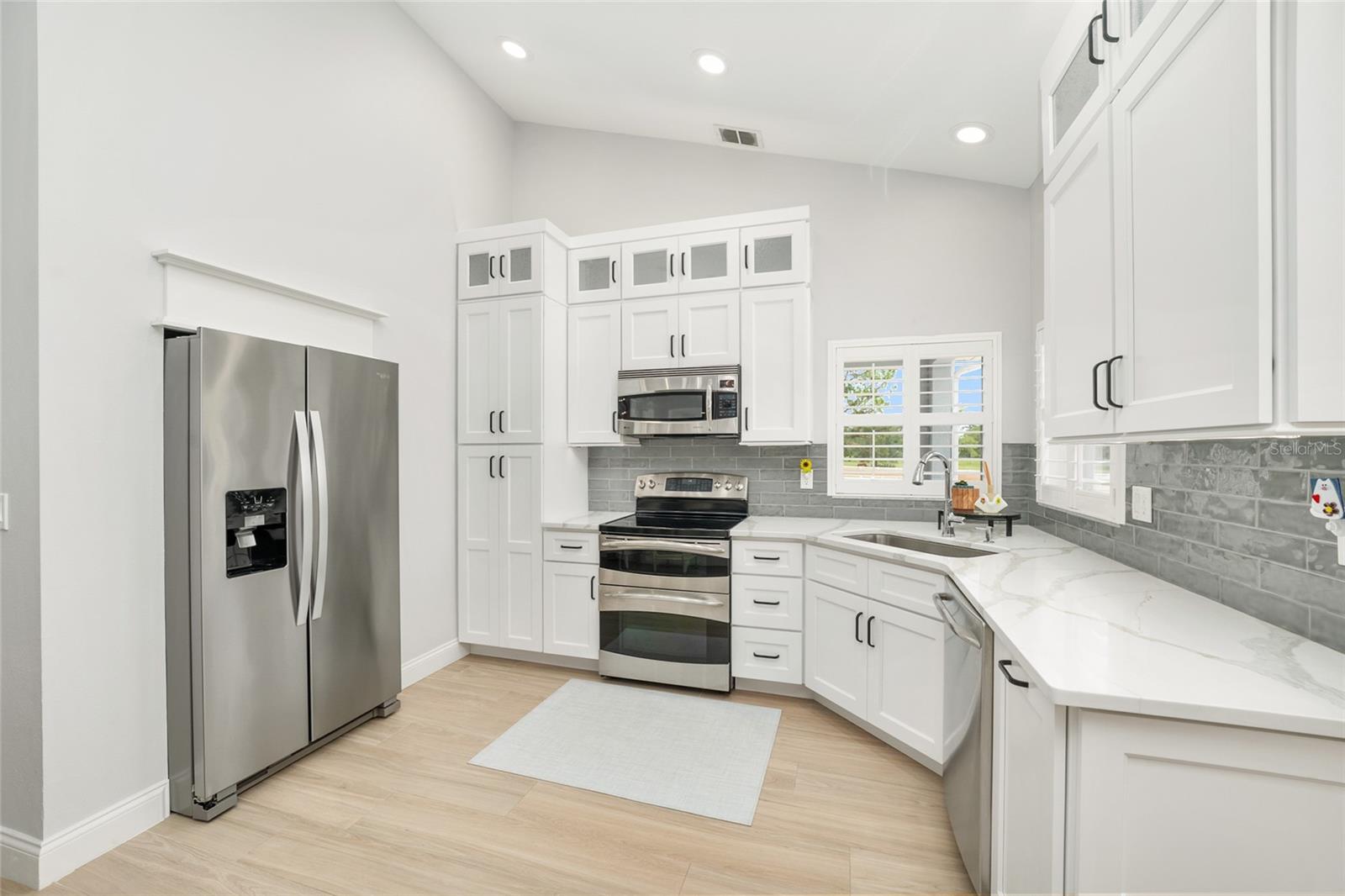 LEXINGTON DOWNS - Residential