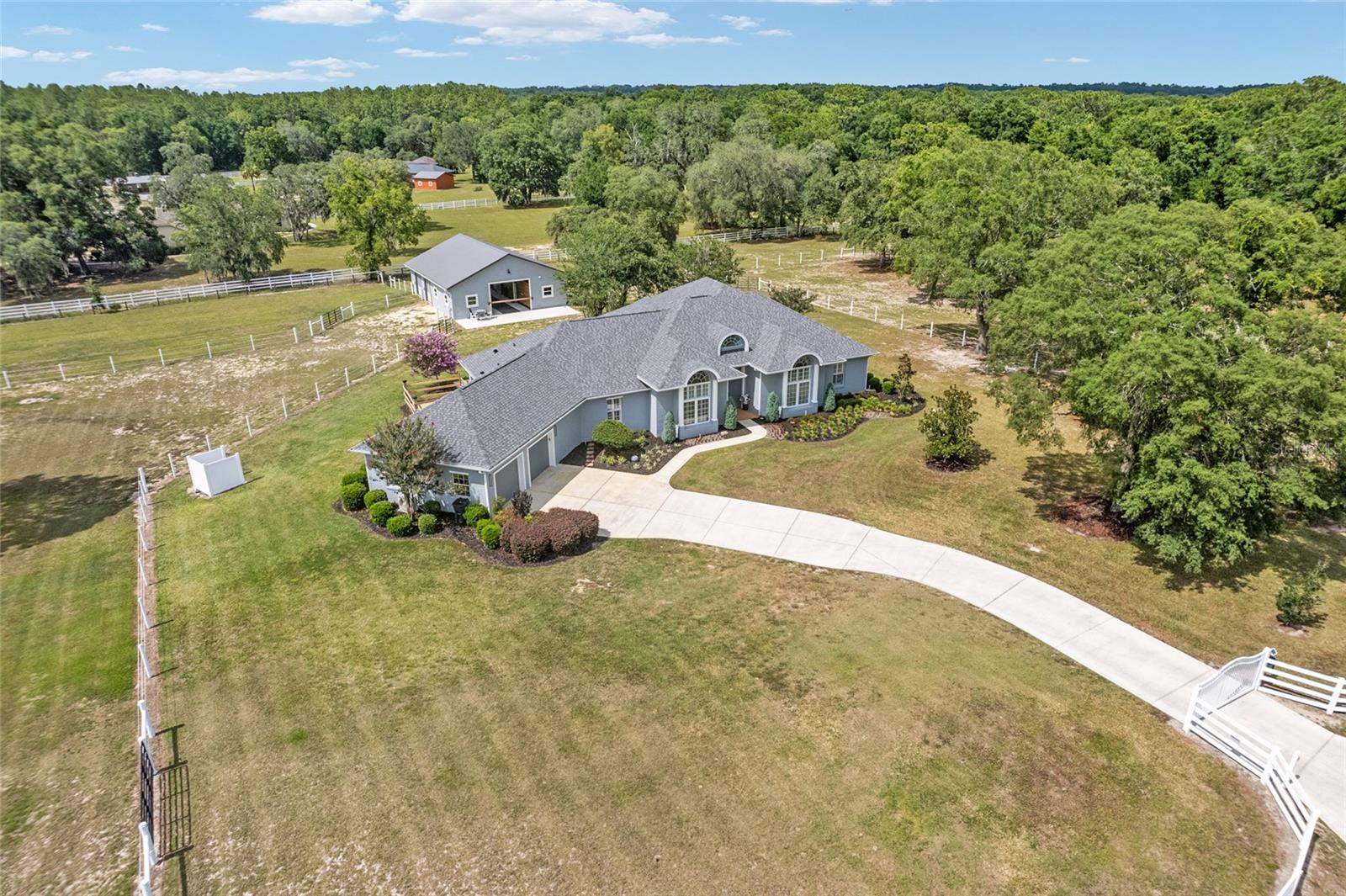 LEXINGTON DOWNS - Residential