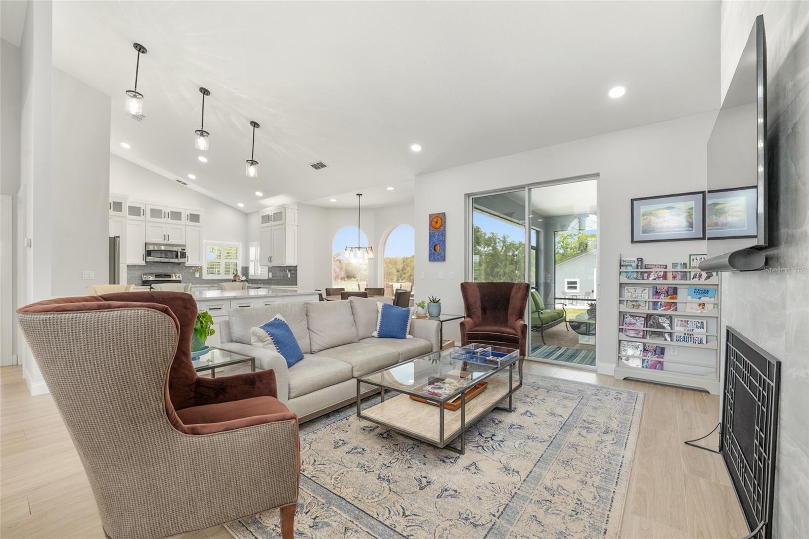 LEXINGTON DOWNS - Residential