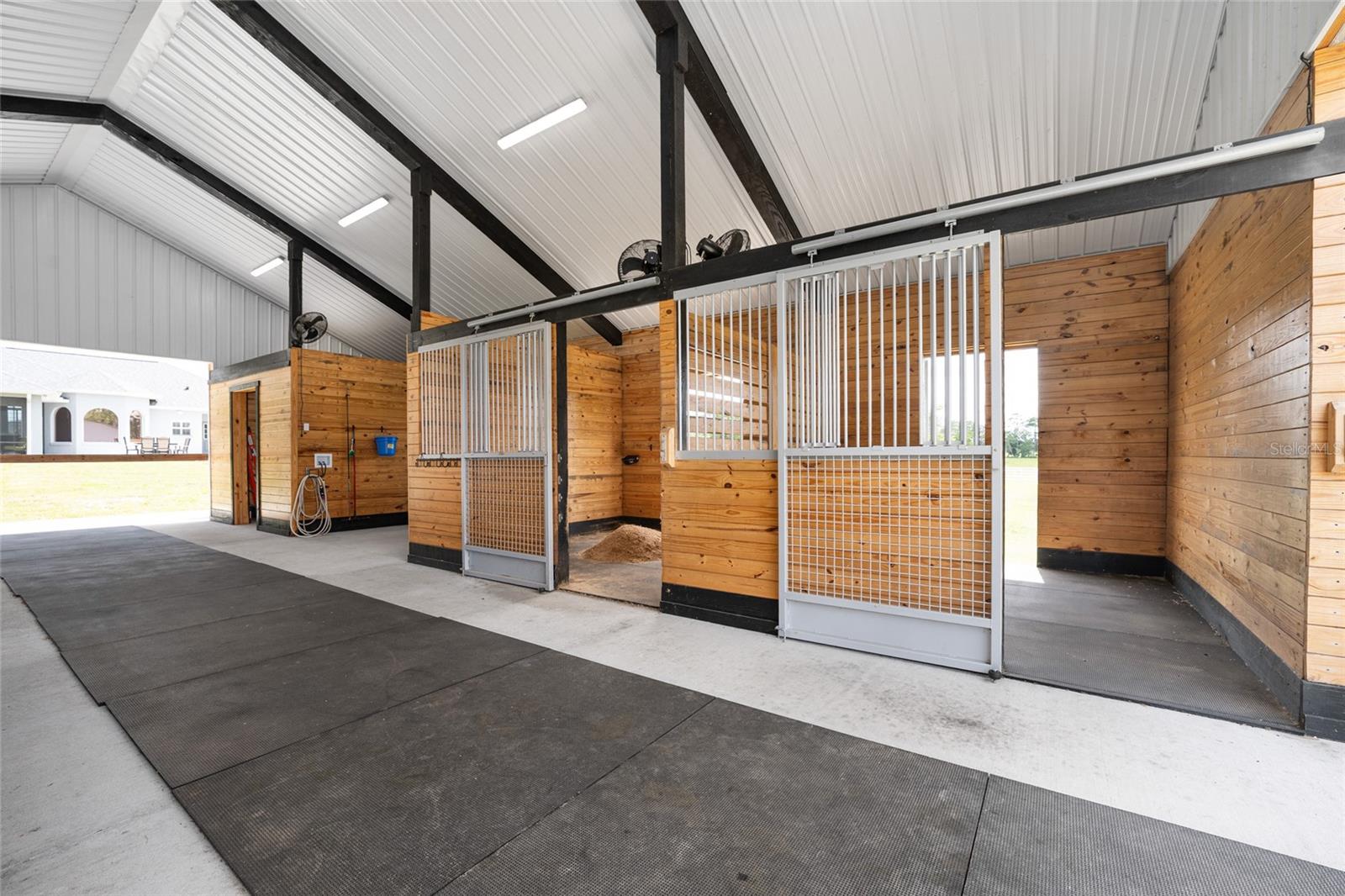 LEXINGTON DOWNS - Residential