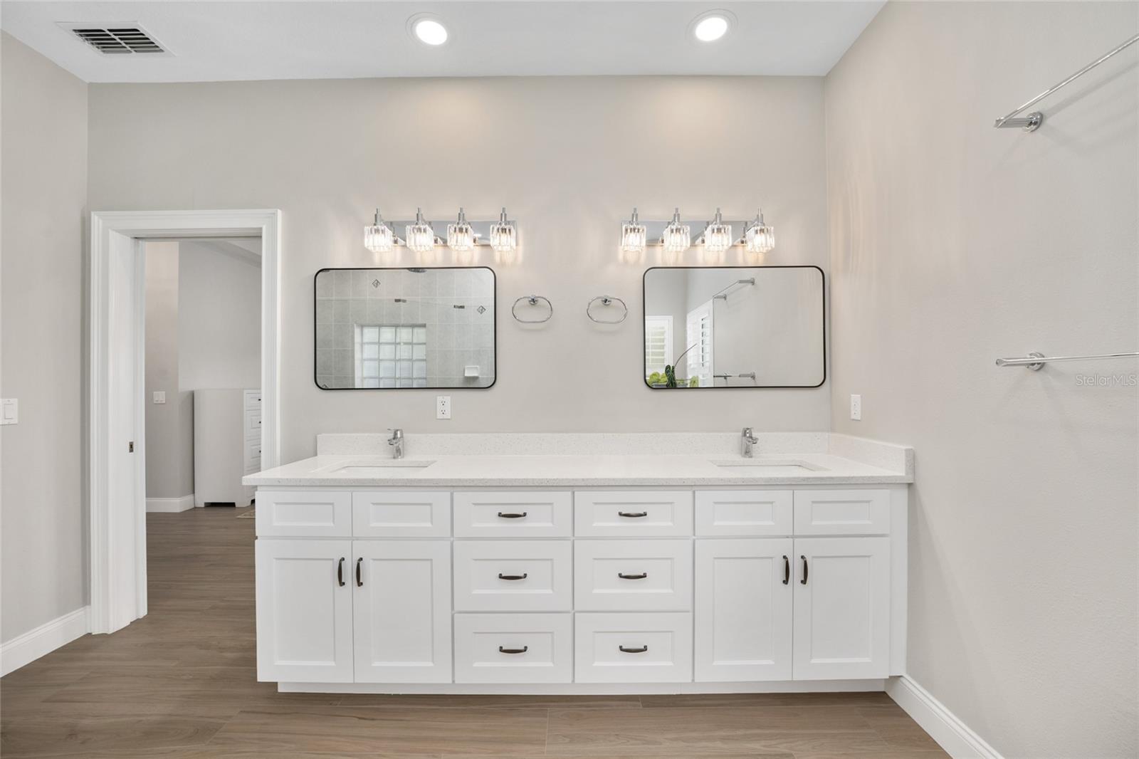 LEXINGTON DOWNS - Residential