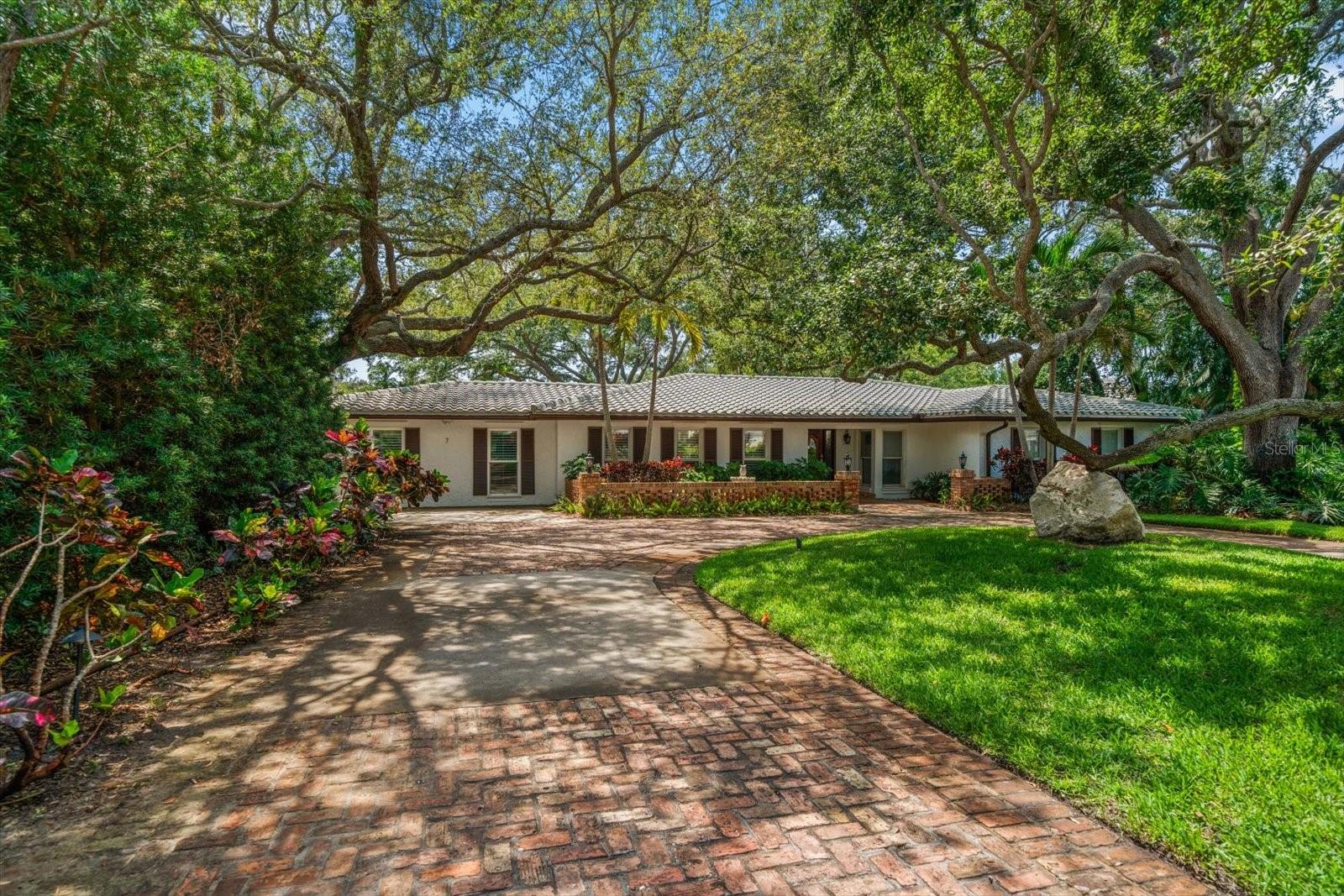 BELLEAIR PLACE - Residential