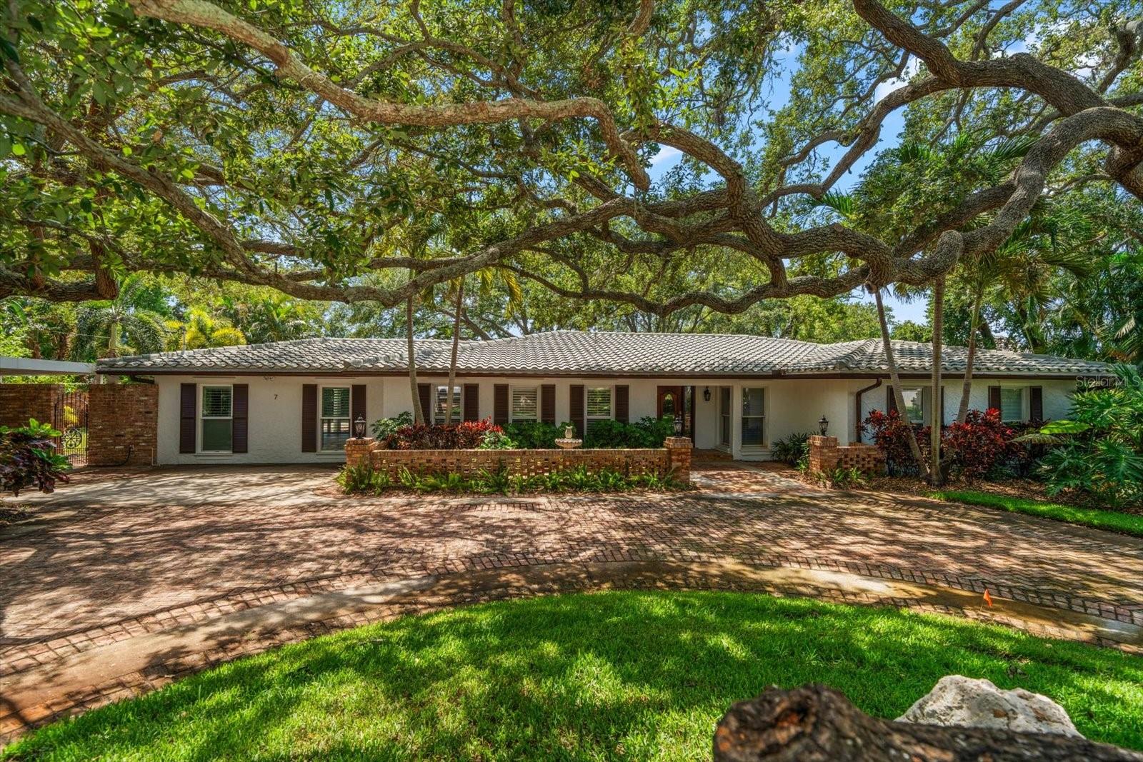 BELLEAIR PLACE - Residential