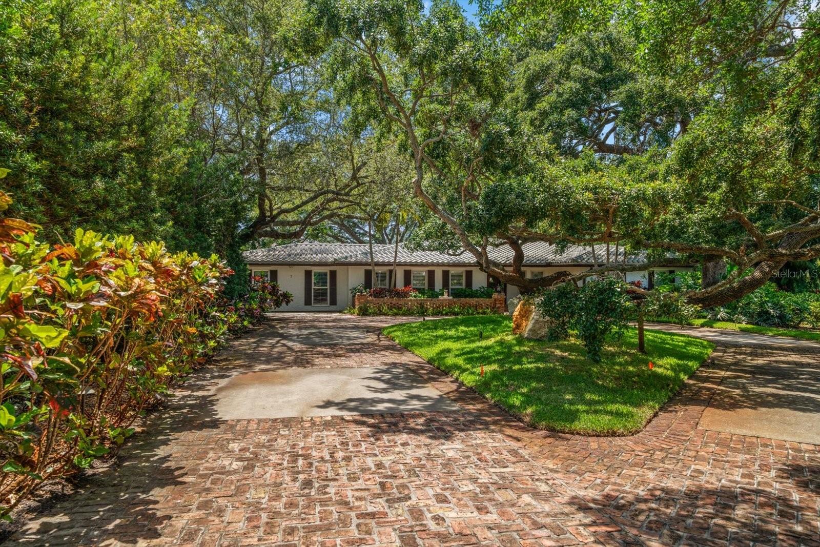 BELLEAIR PLACE - Residential
