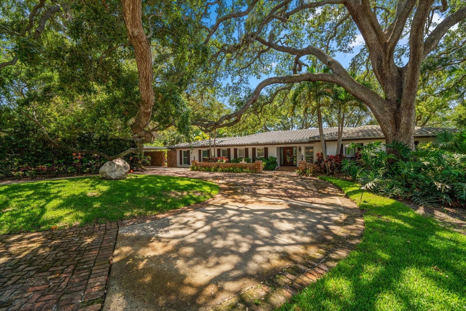 BELLEAIR PLACE - Residential