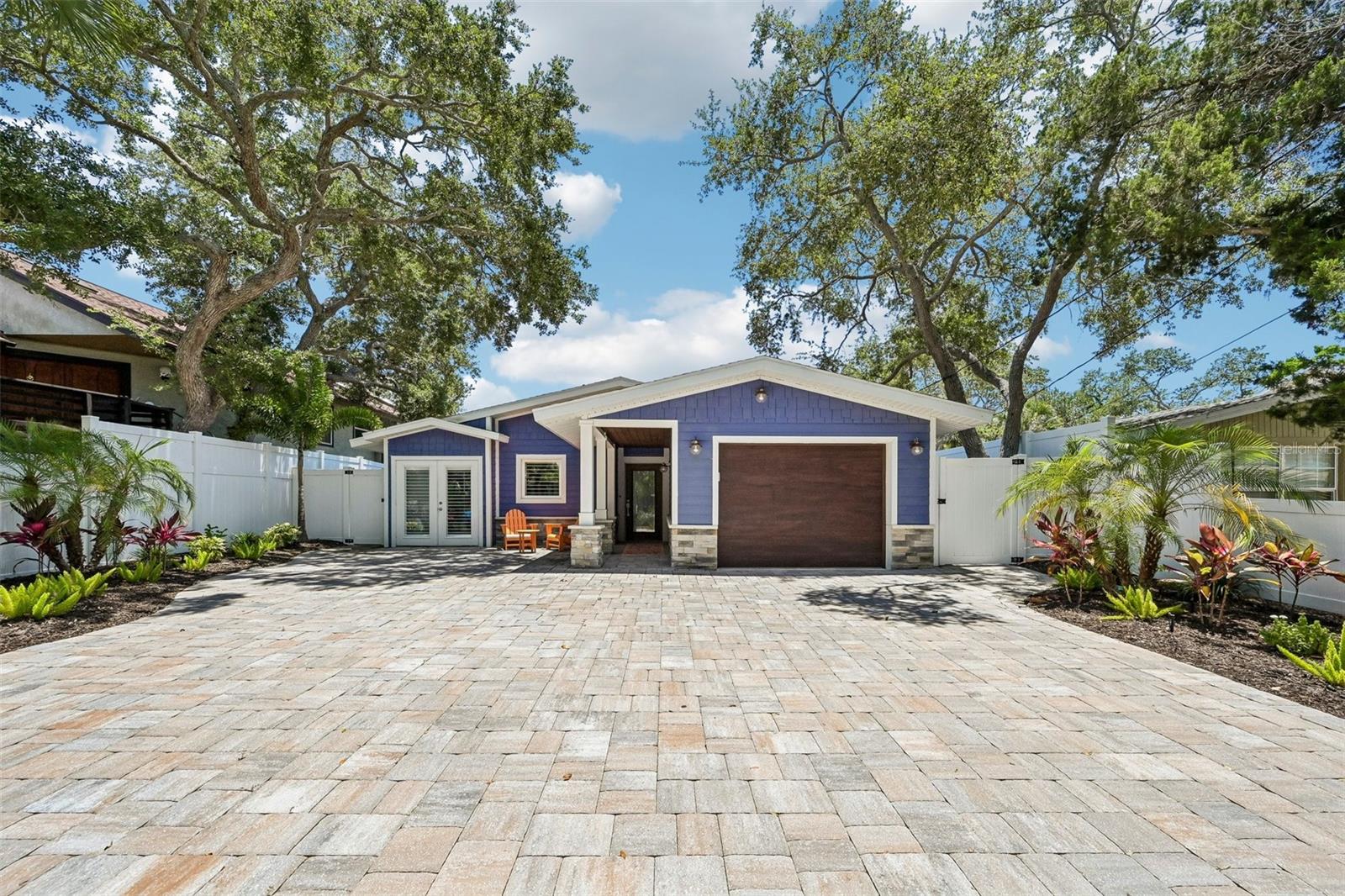 SIESTA BEACH - Residential