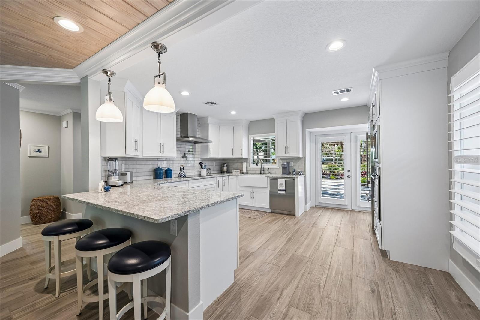 SIESTA BEACH - Residential