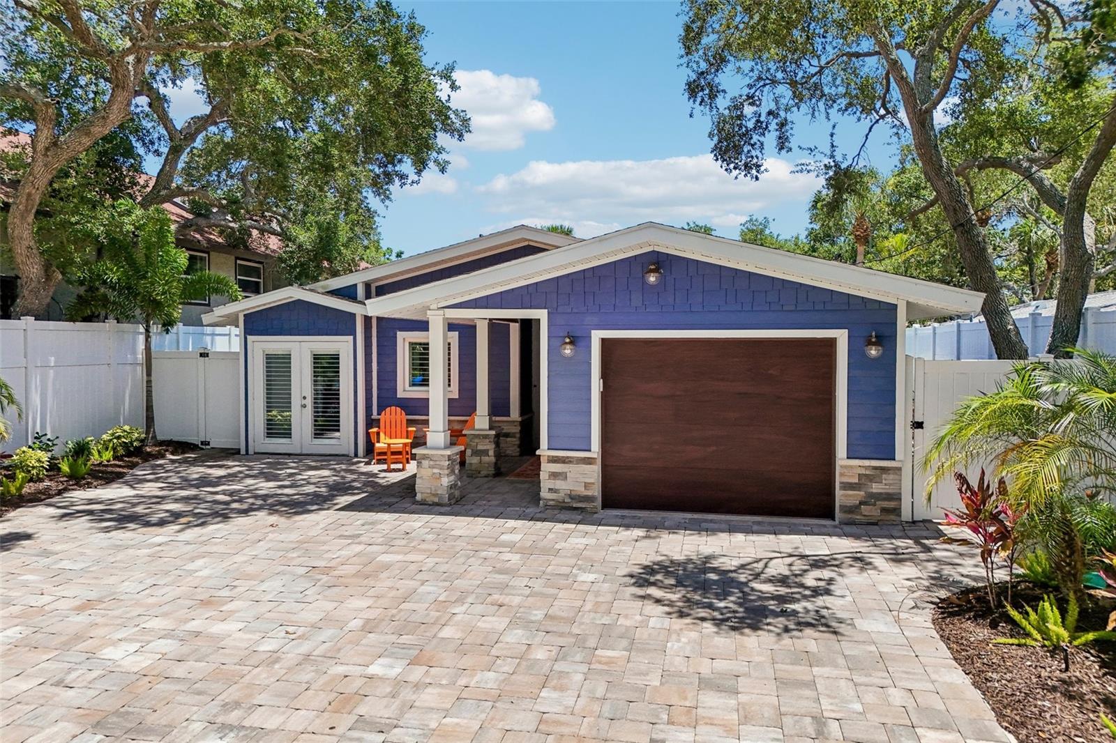 SIESTA BEACH - Residential
