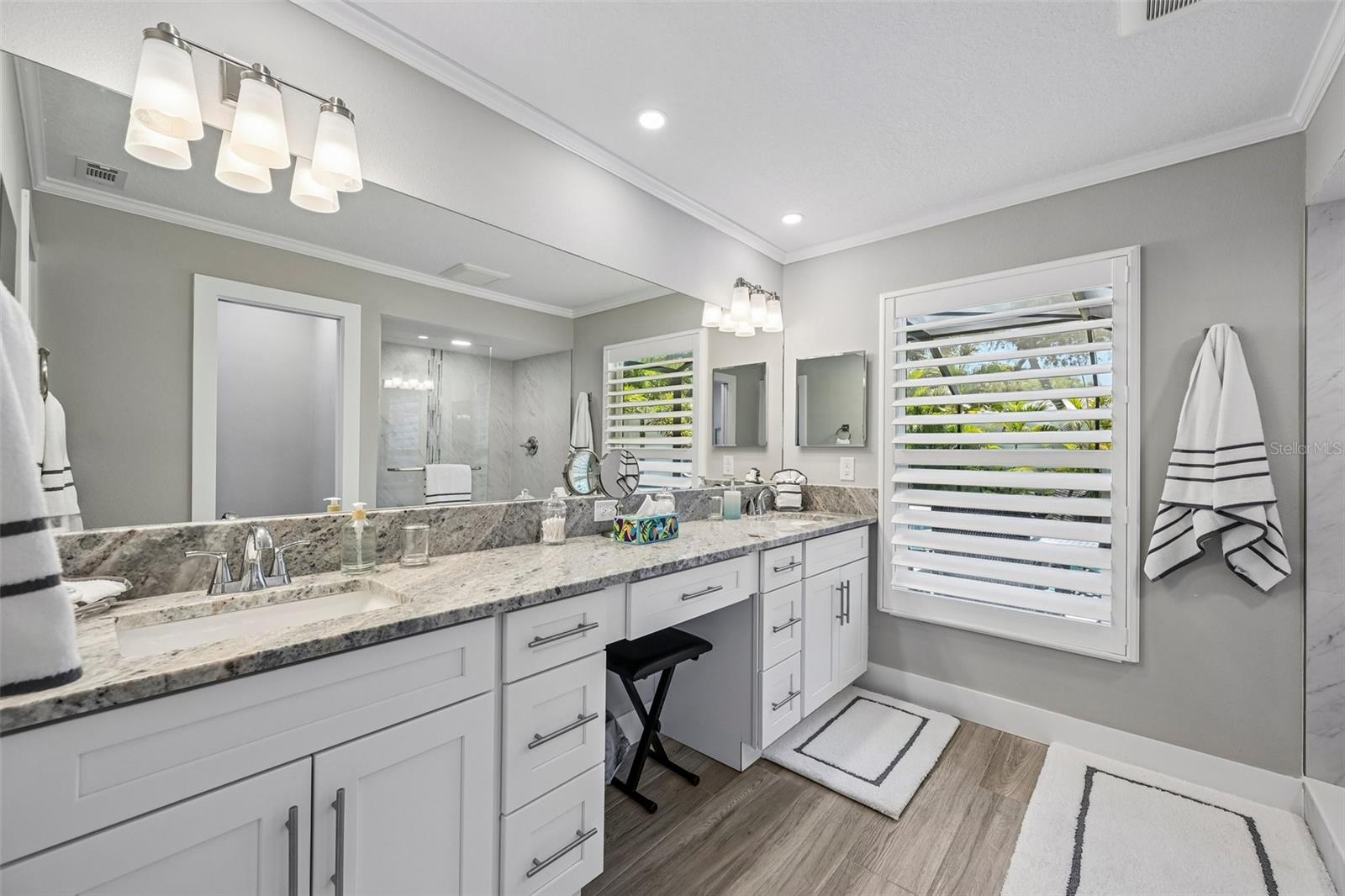 SIESTA BEACH - Residential