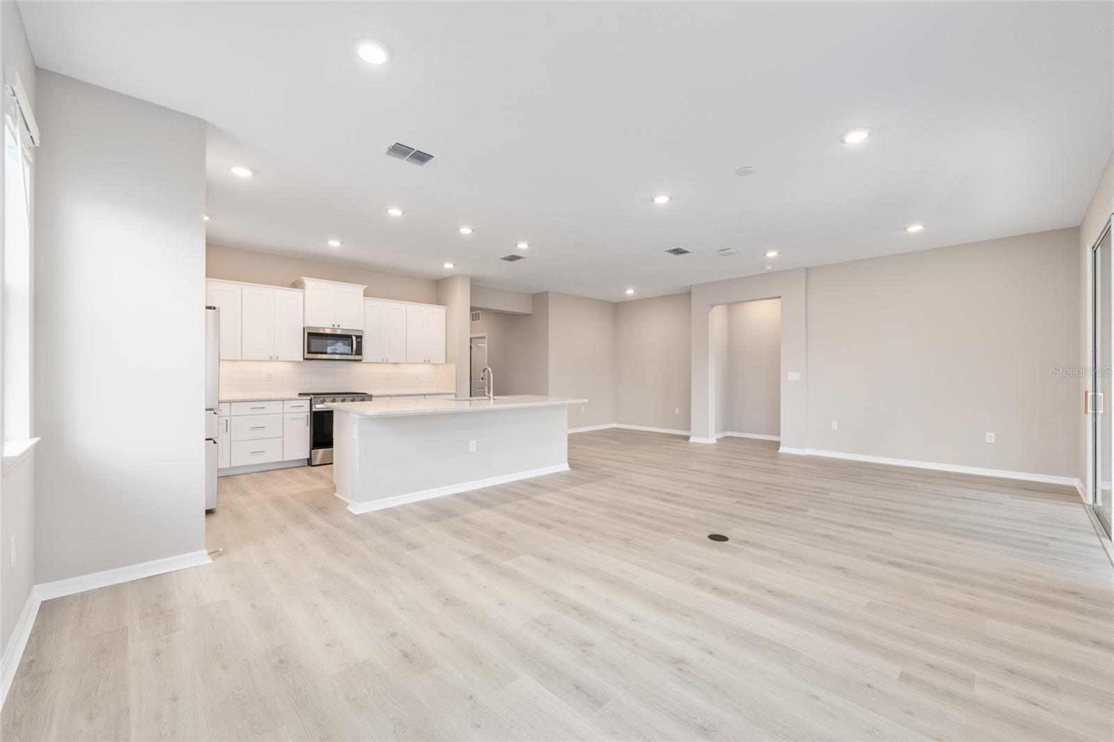 ON TOP OF THE WORLD - Residential
