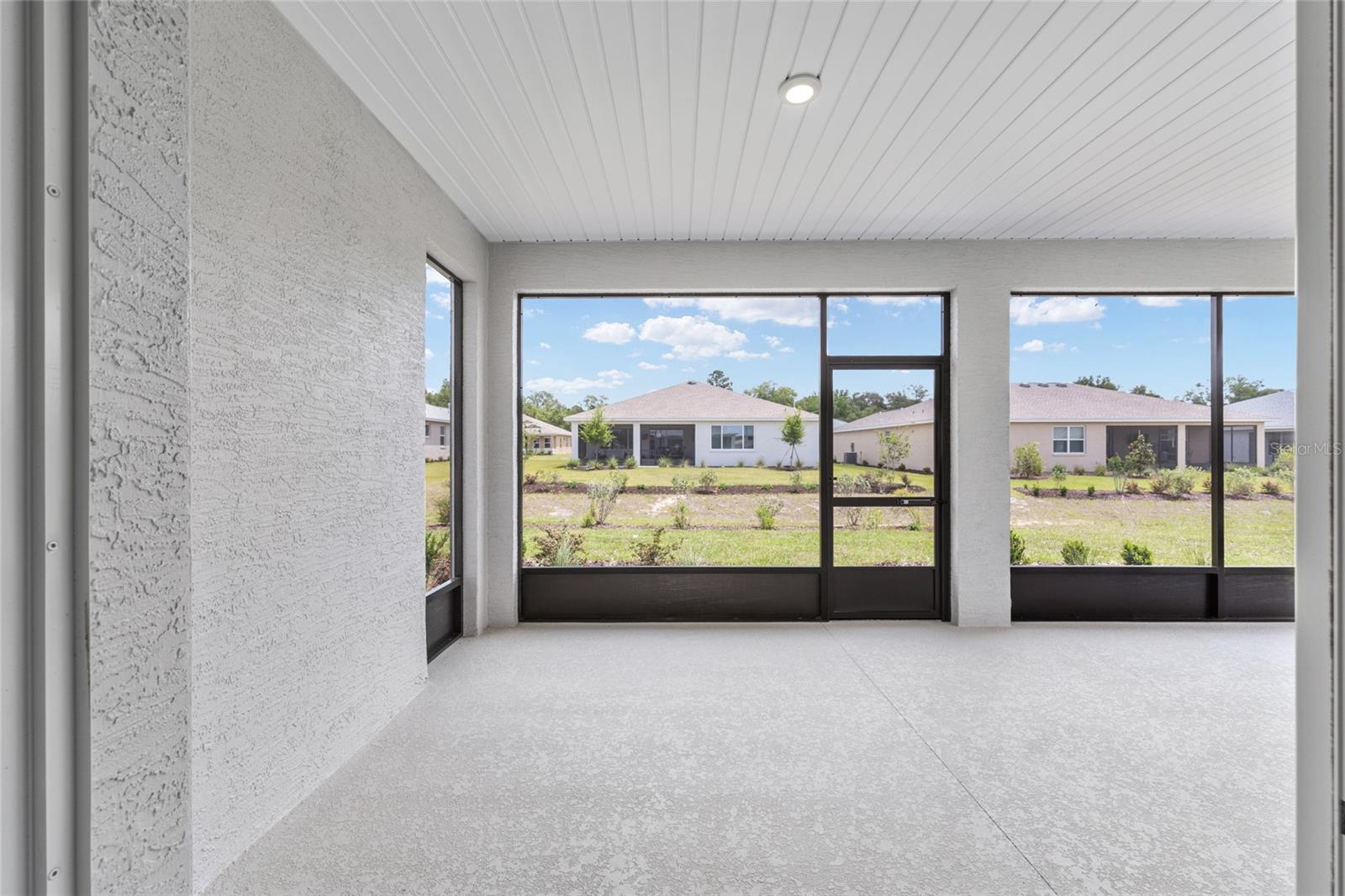 ON TOP OF THE WORLD - Residential