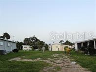 HOLIDAY PARK - Land