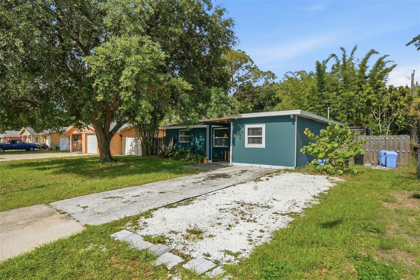FLORIDA RETIREMENT VILLAGE - Residential