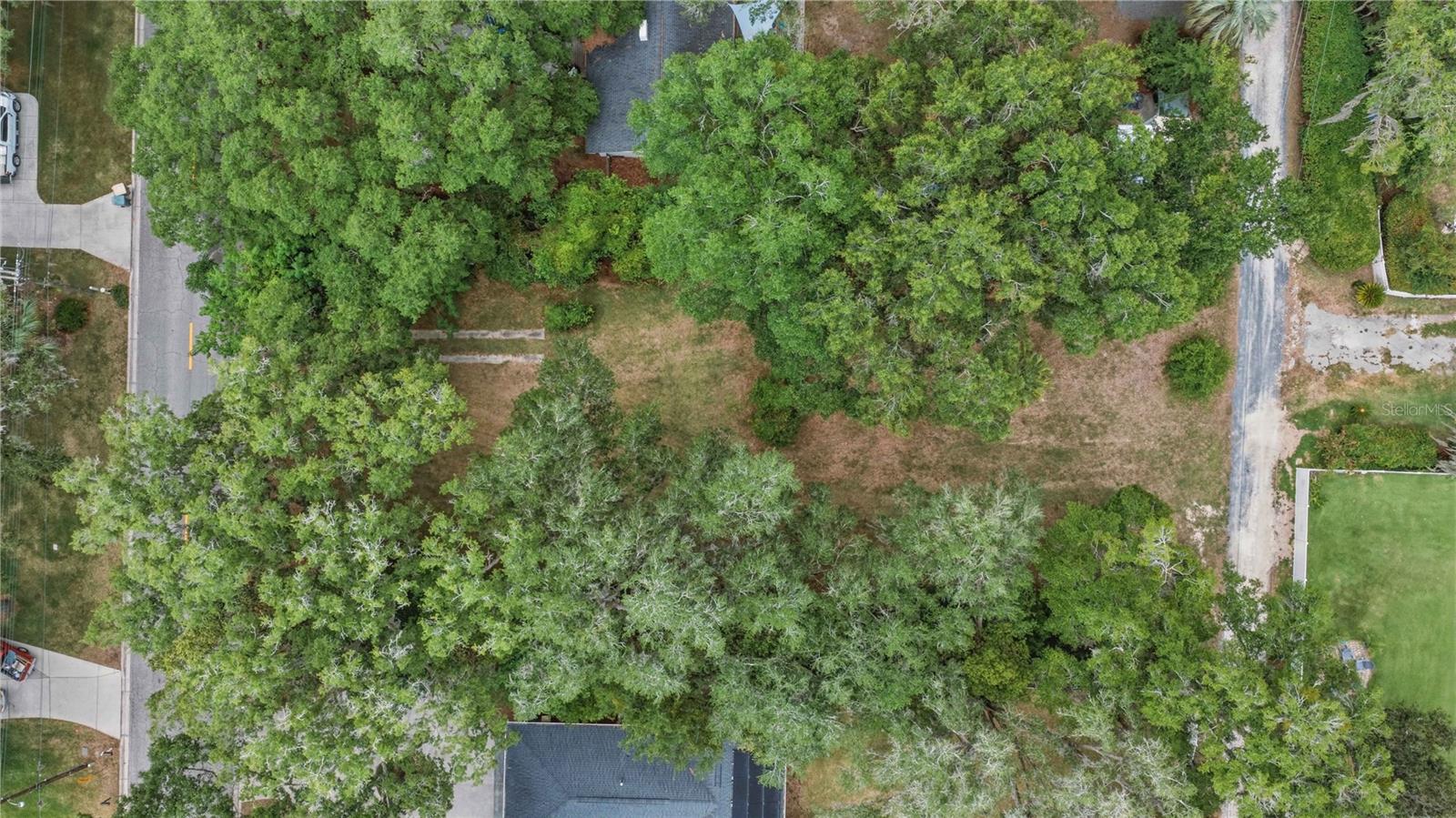 WOODFIELDS - Land