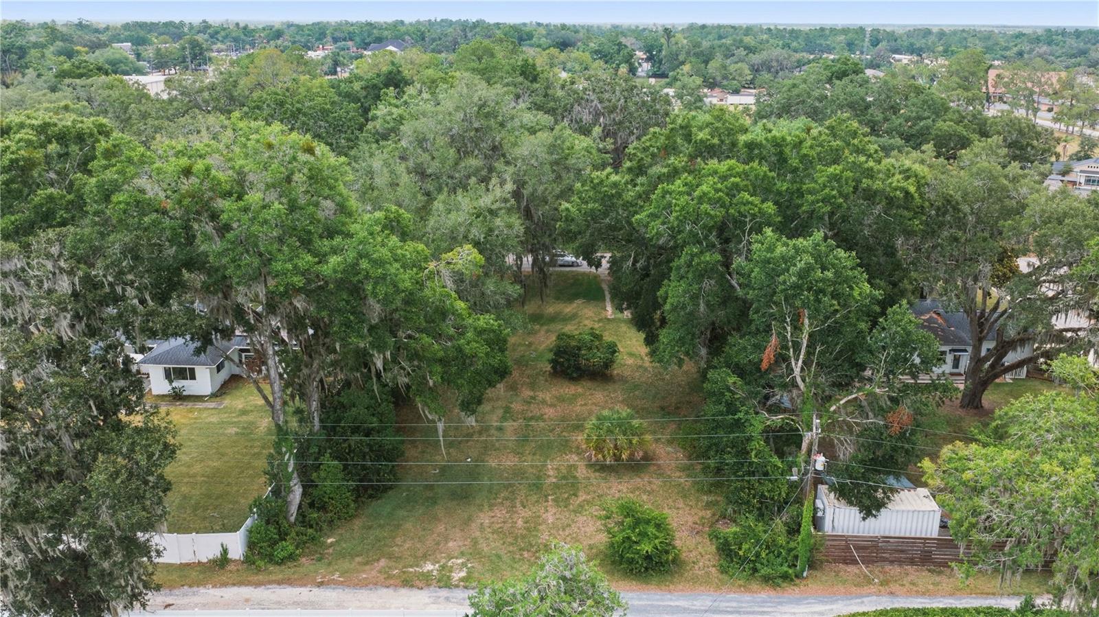 WOODFIELDS - Land