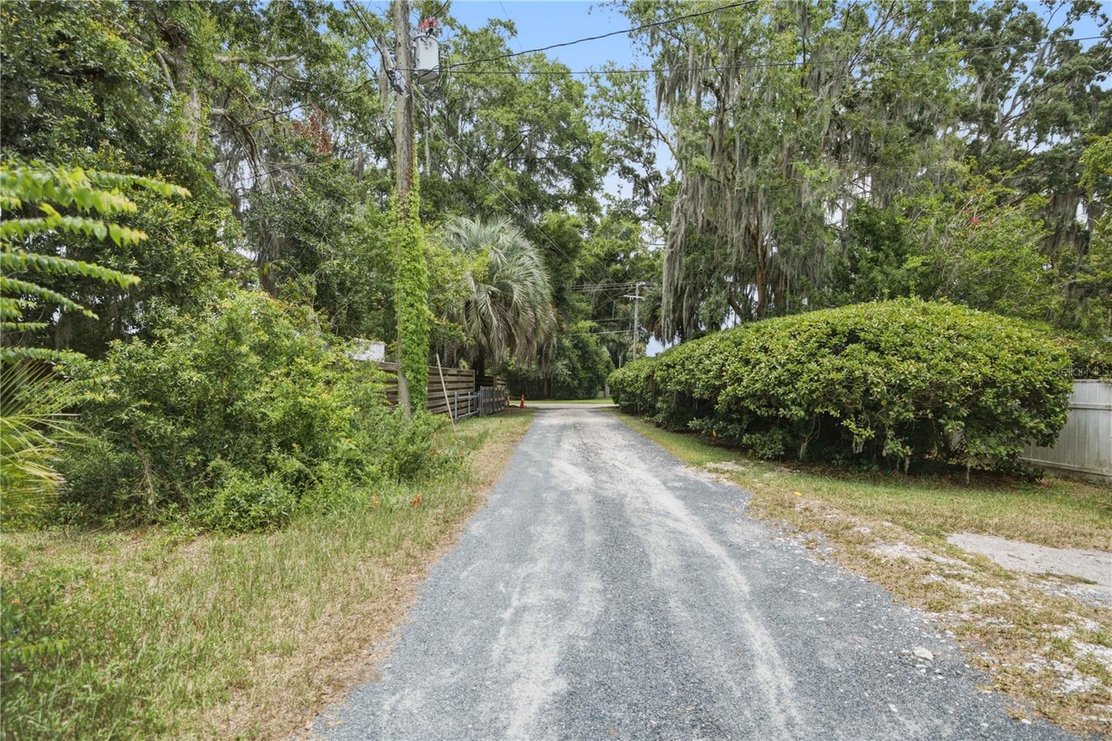 WOODFIELDS - Land