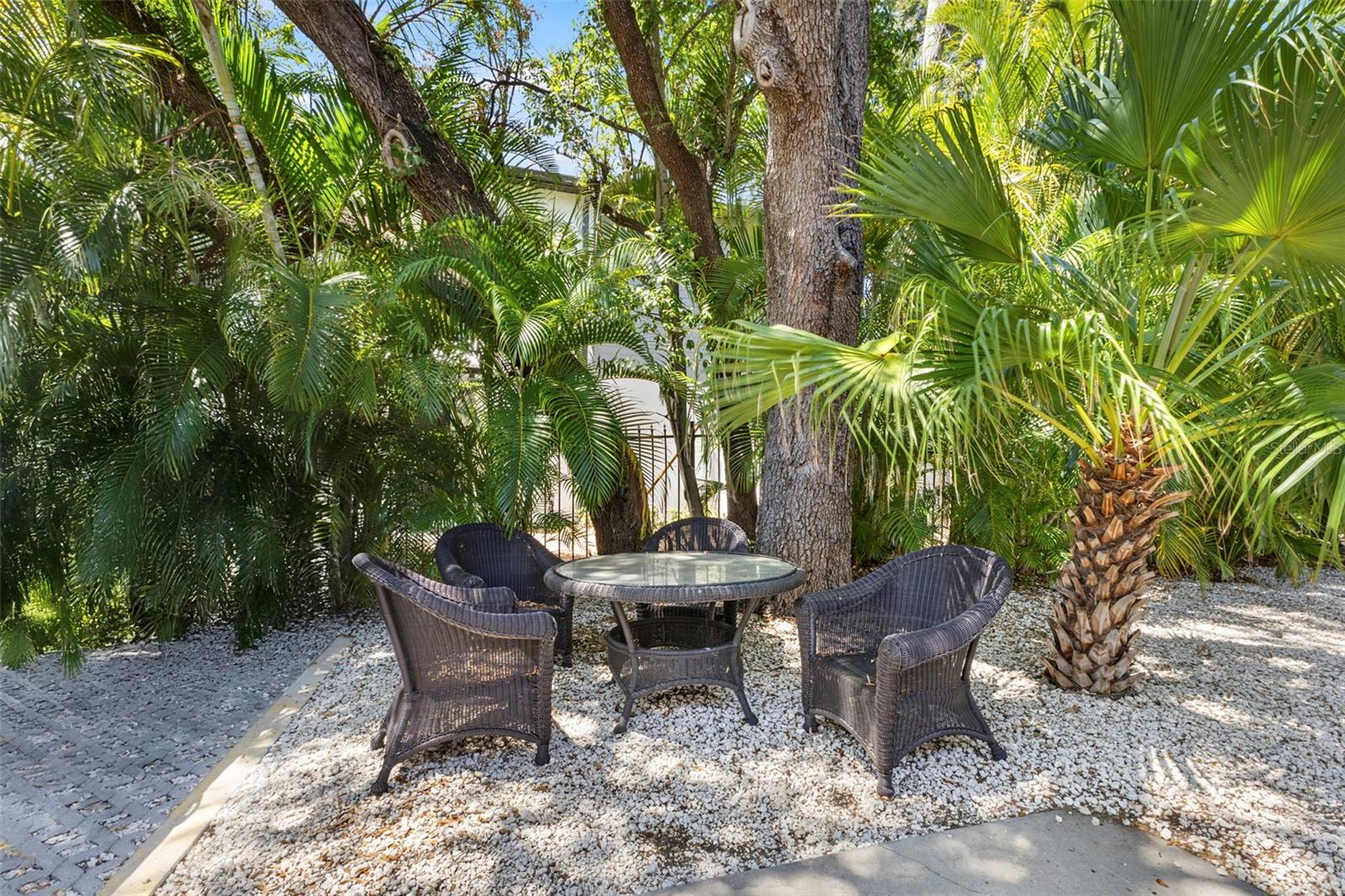 BELLAVILLA LUXURY TWNHMS - Residential