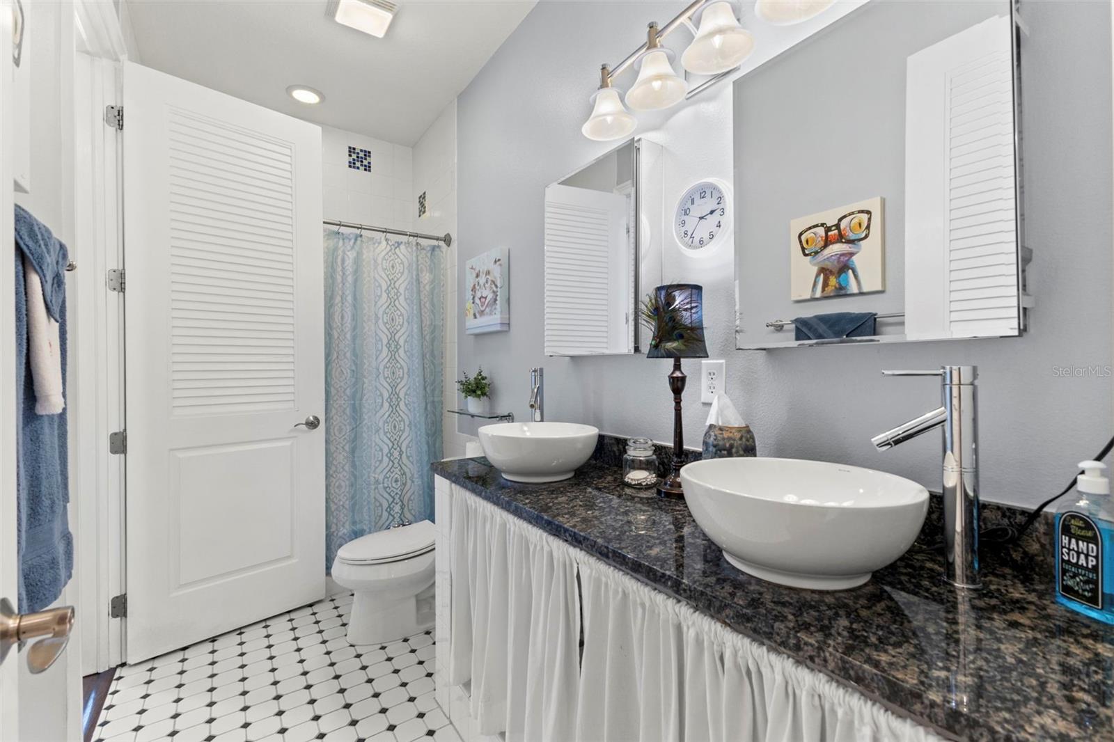 BELLAVILLA LUXURY TWNHMS - Residential