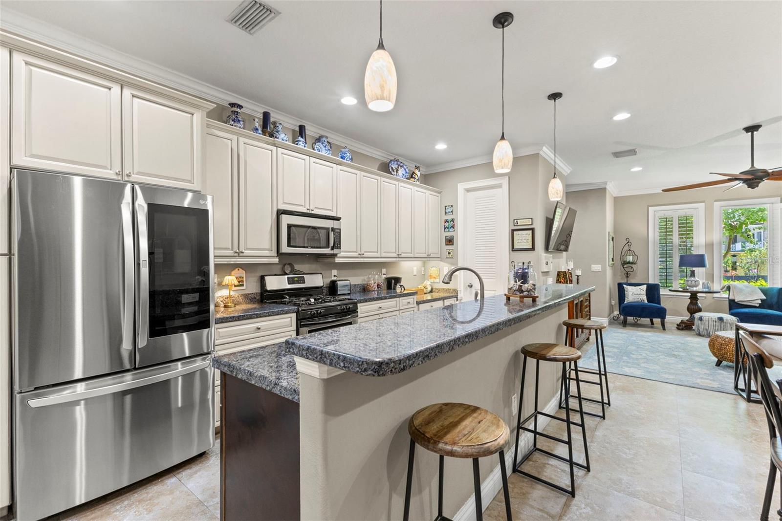 BELLAVILLA LUXURY TWNHMS - Residential