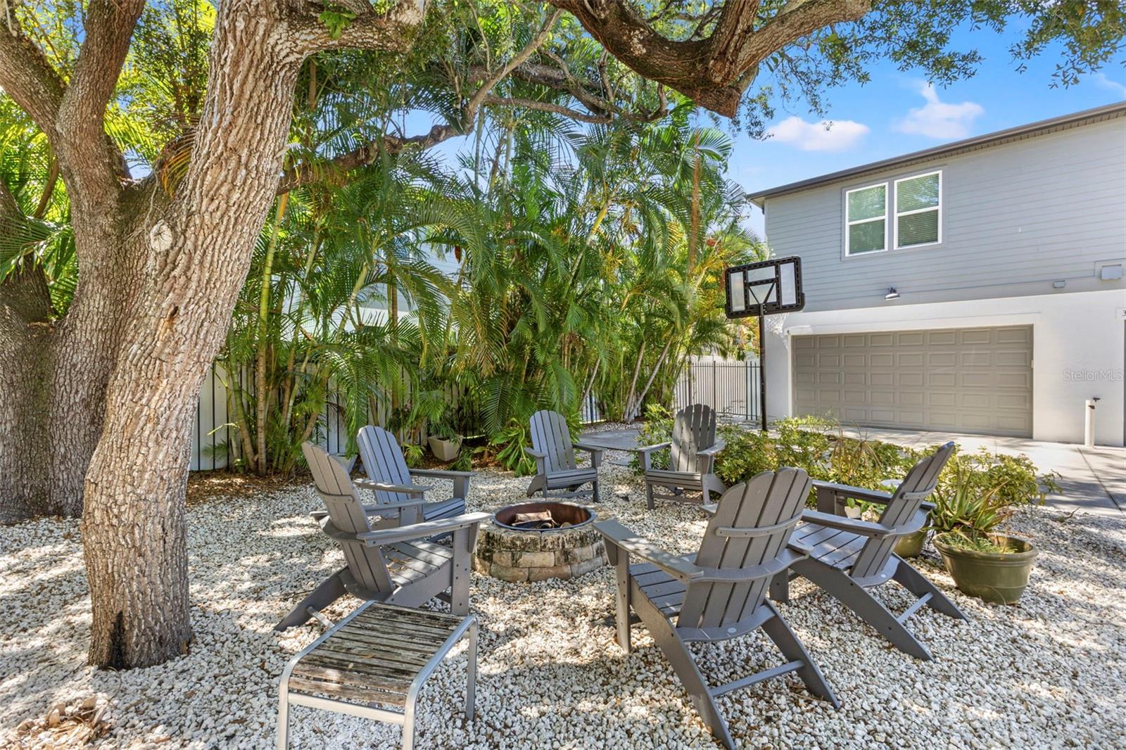 BELLAVILLA LUXURY TWNHMS - Residential