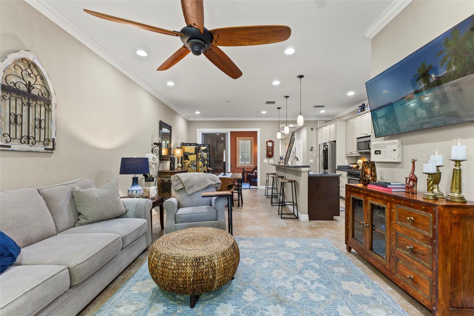 BELLAVILLA LUXURY TWNHMS - Residential