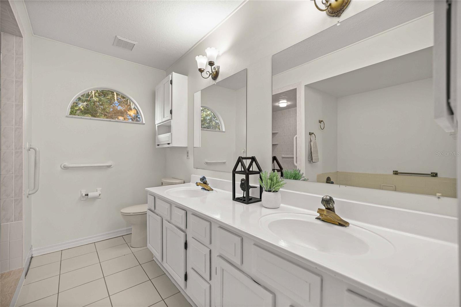WOODS & LAKES - Residential