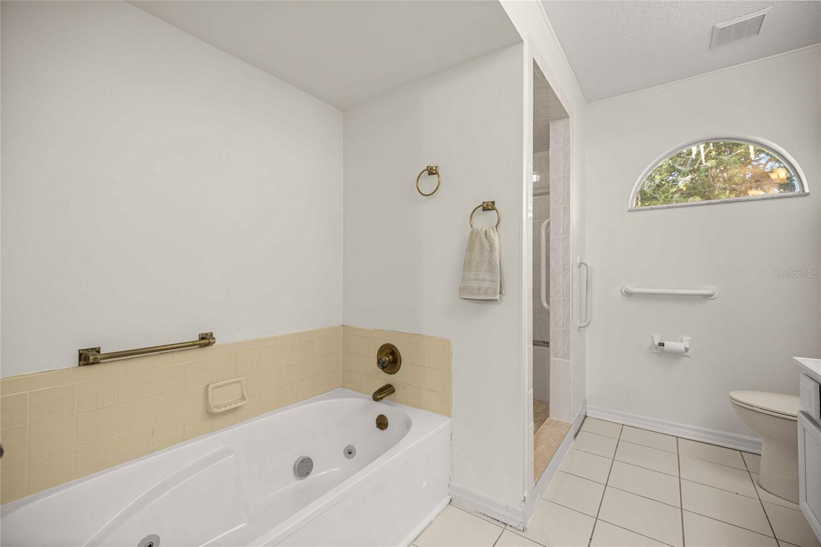 WOODS & LAKES - Residential