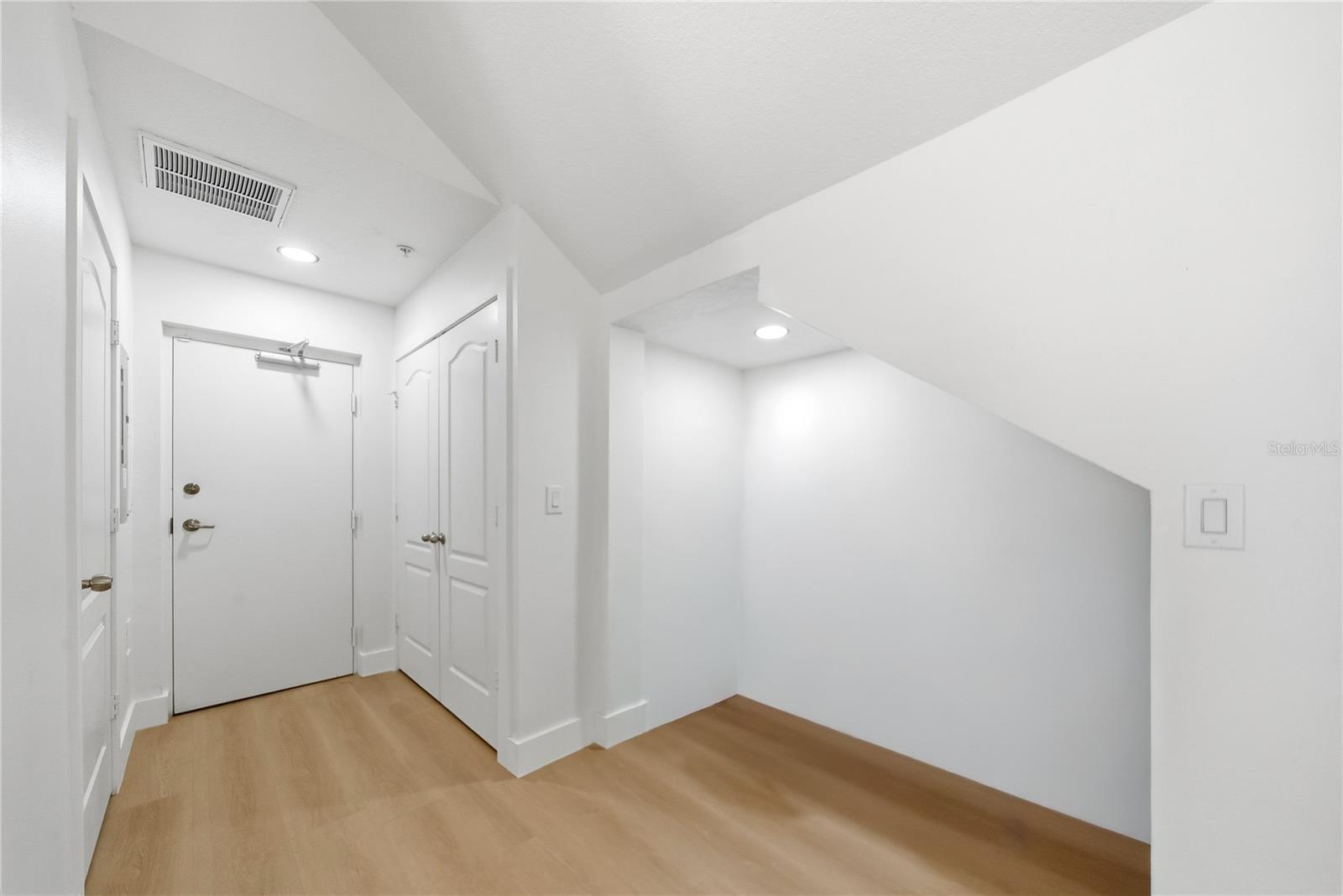 VILLAS/EAST PARK - Residential