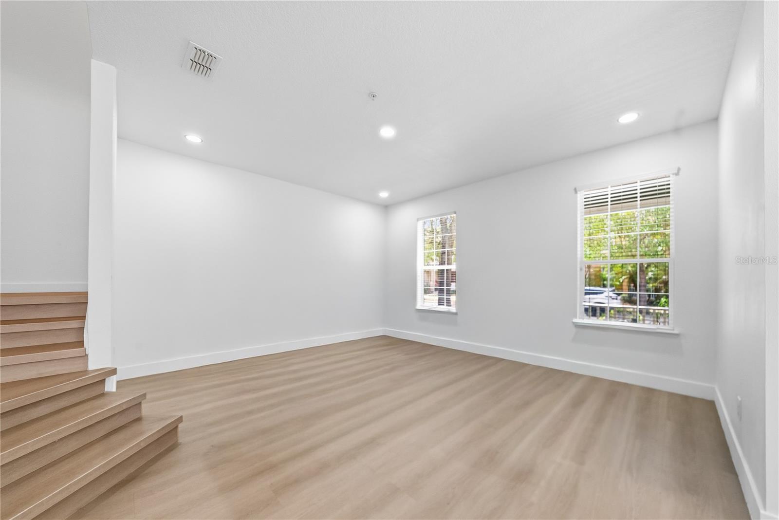 VILLAS/EAST PARK - Residential