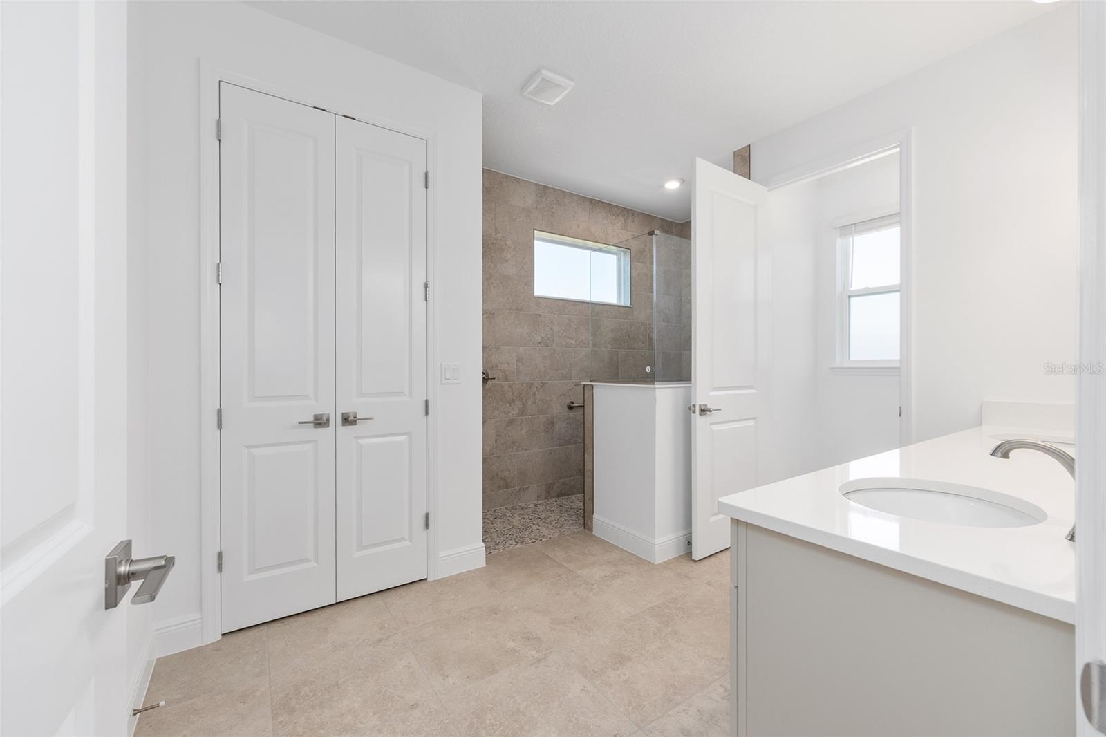 CANDLER HILL - Residential
