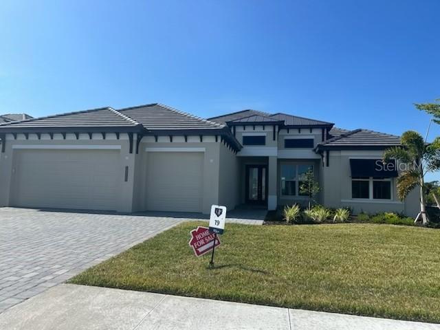 FORT WALTON MODEL W/POOL