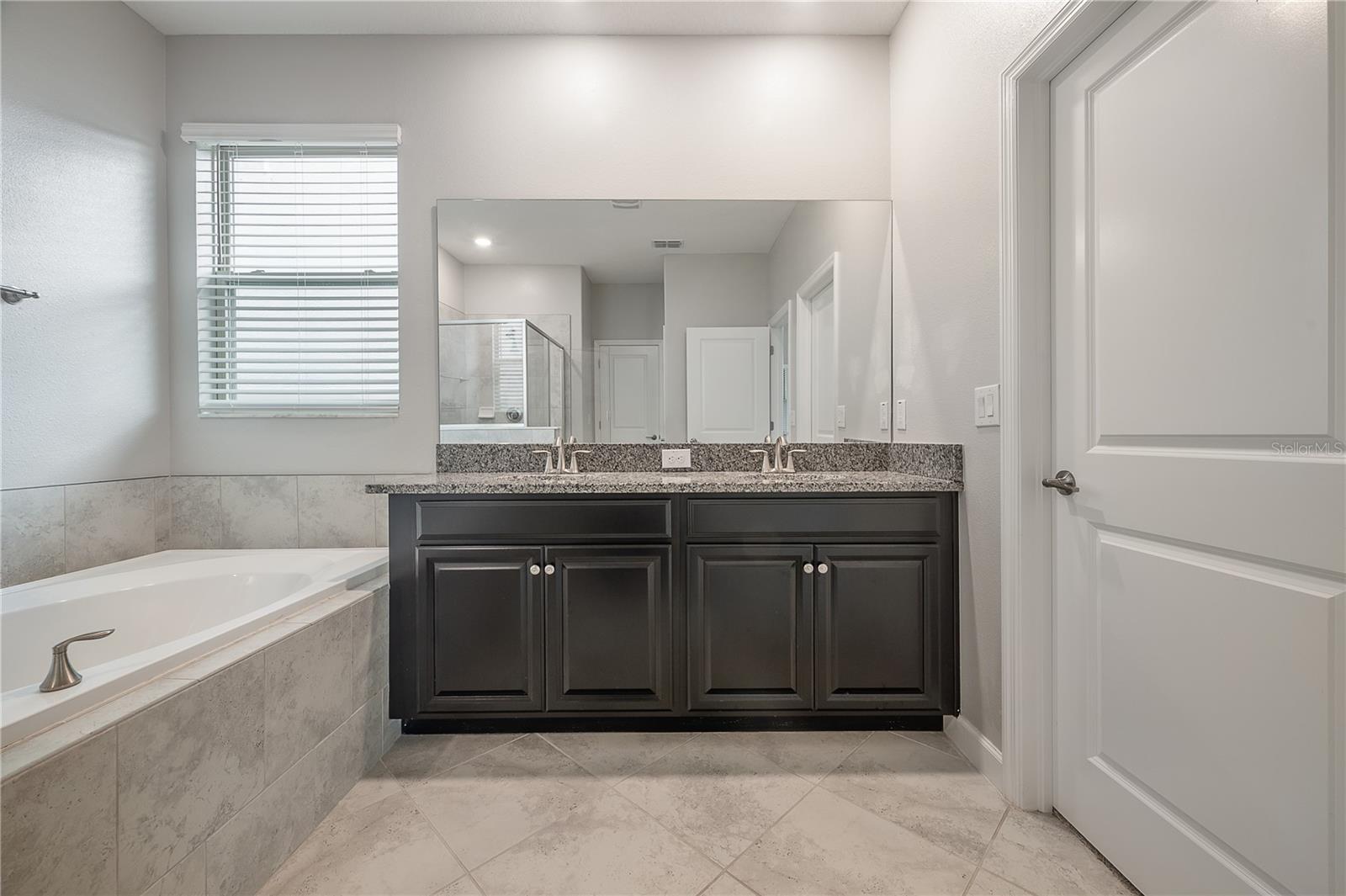 RIVERCREST LAKES - Residential
