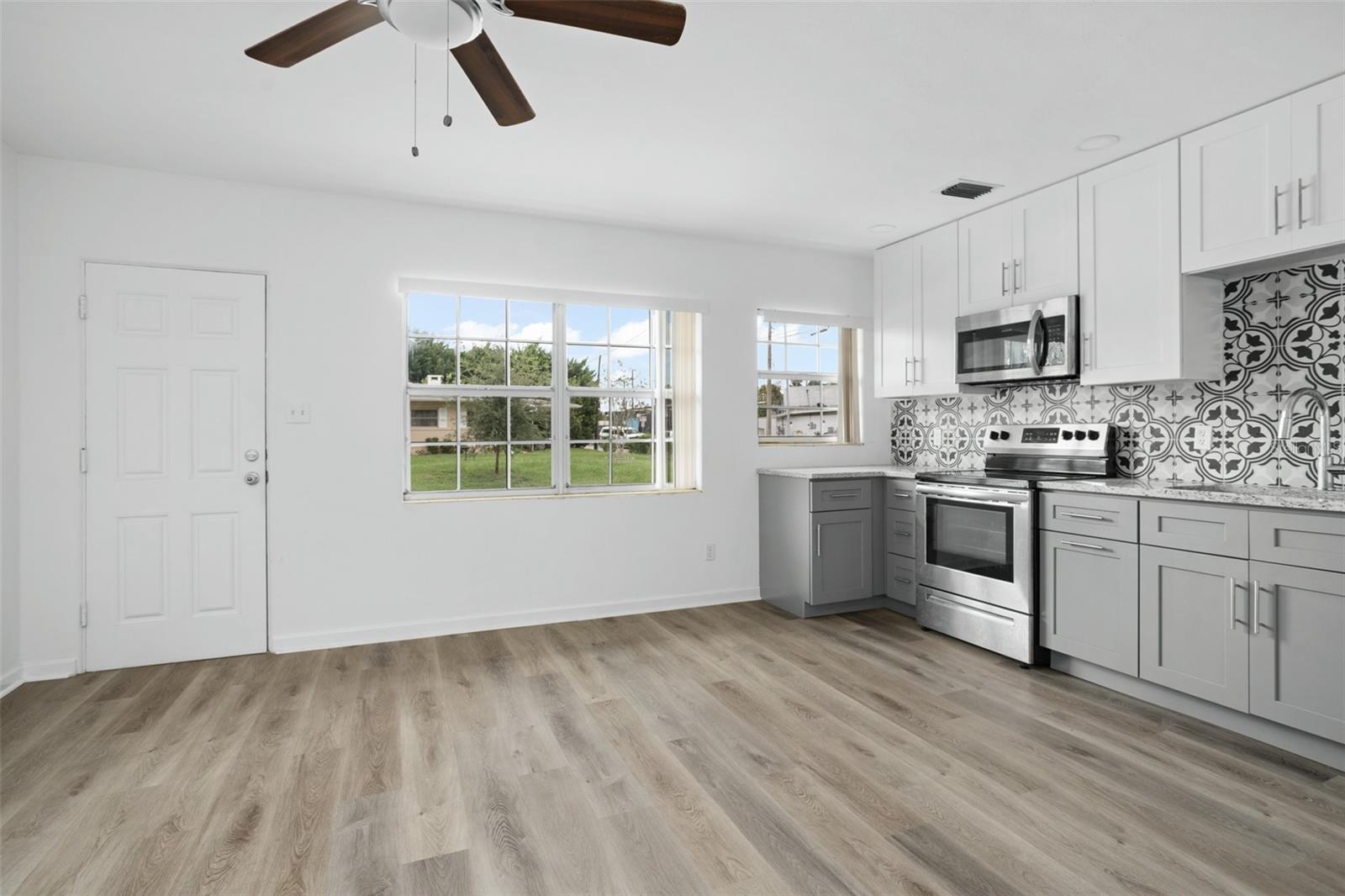 LAKE HIGHLANDS HEIGHTS - Residential Income