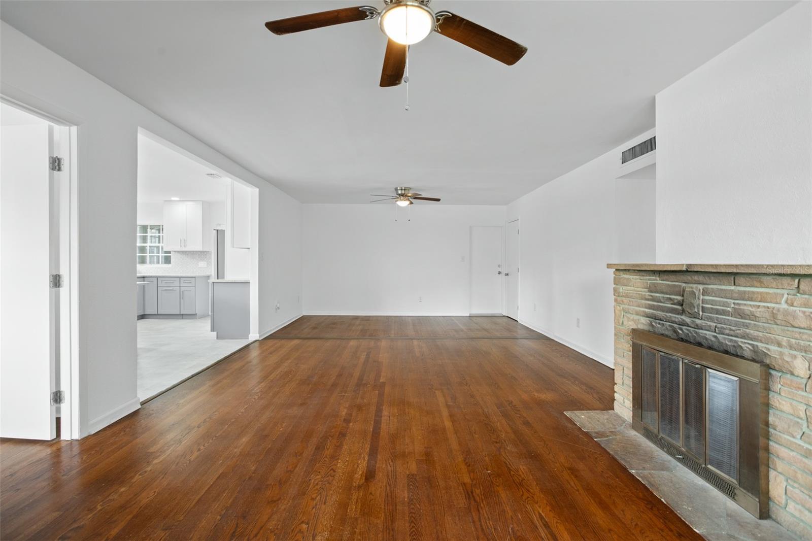 LAKE HIGHLANDS HEIGHTS - Residential Income