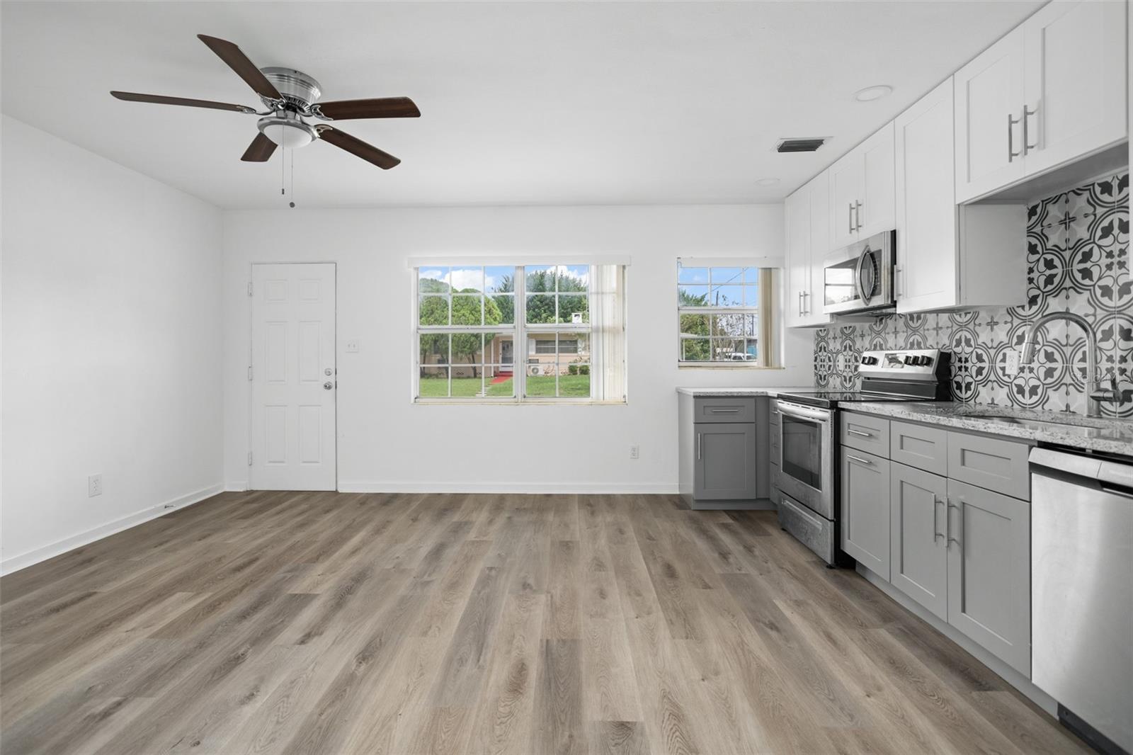 LAKE HIGHLANDS HEIGHTS - Residential Income