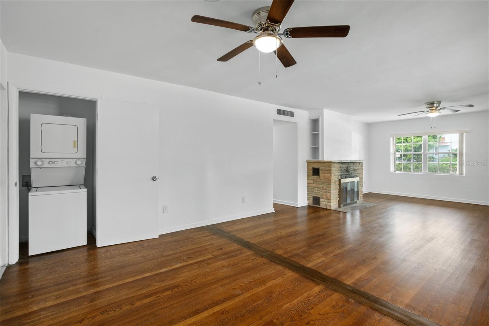 LAKE HIGHLANDS HEIGHTS - Residential Income
