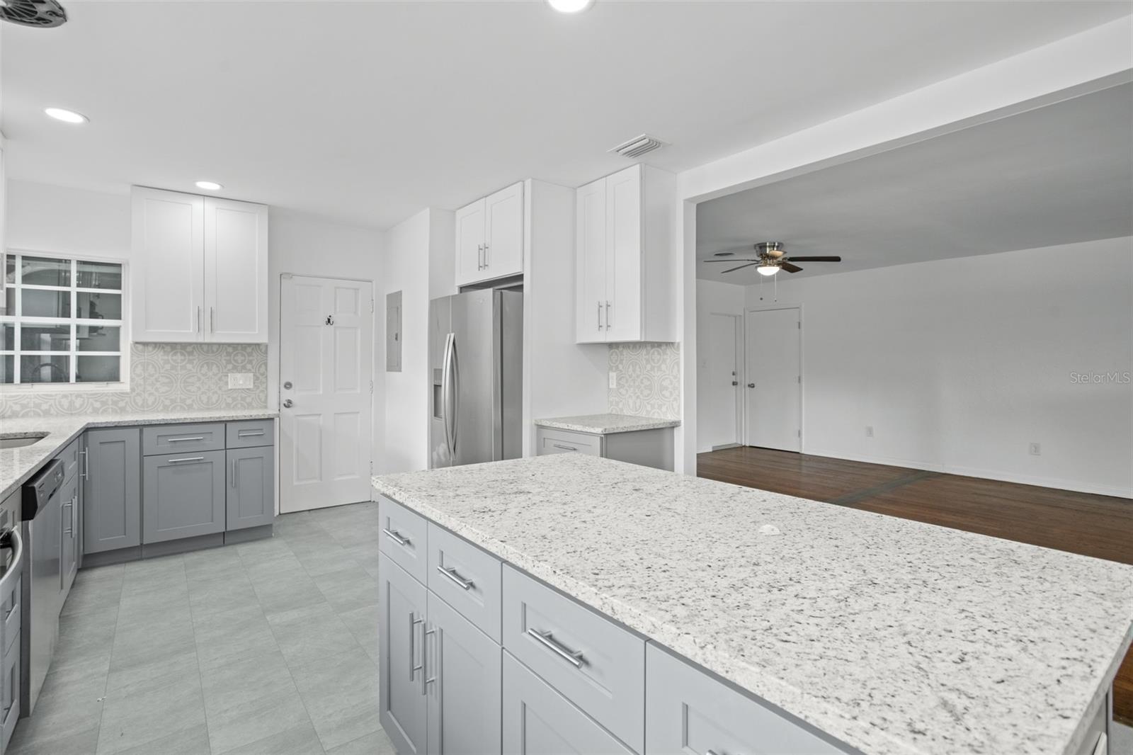 LAKE HIGHLANDS HEIGHTS - Residential Income