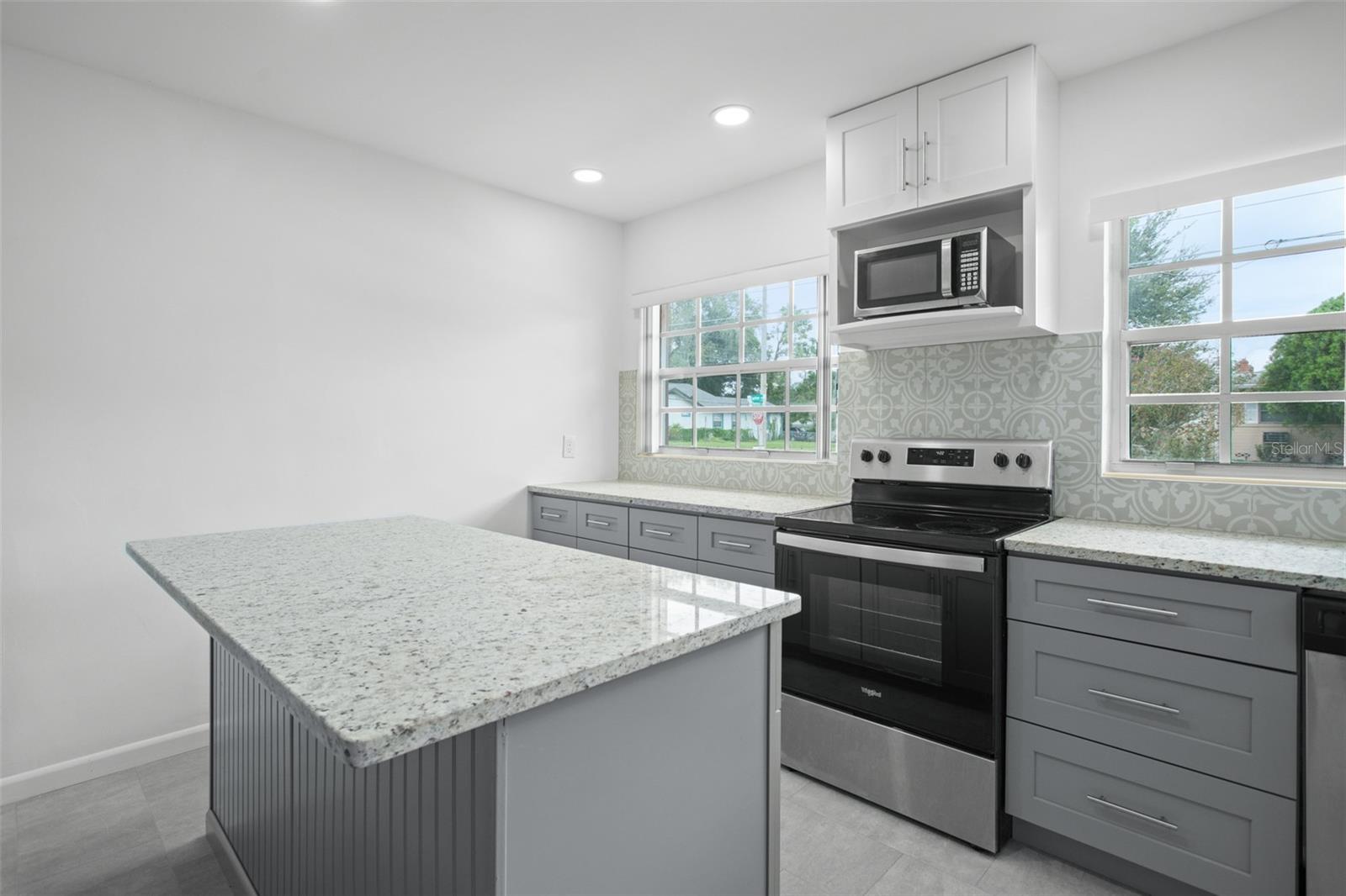 LAKE HIGHLANDS HEIGHTS - Residential Income