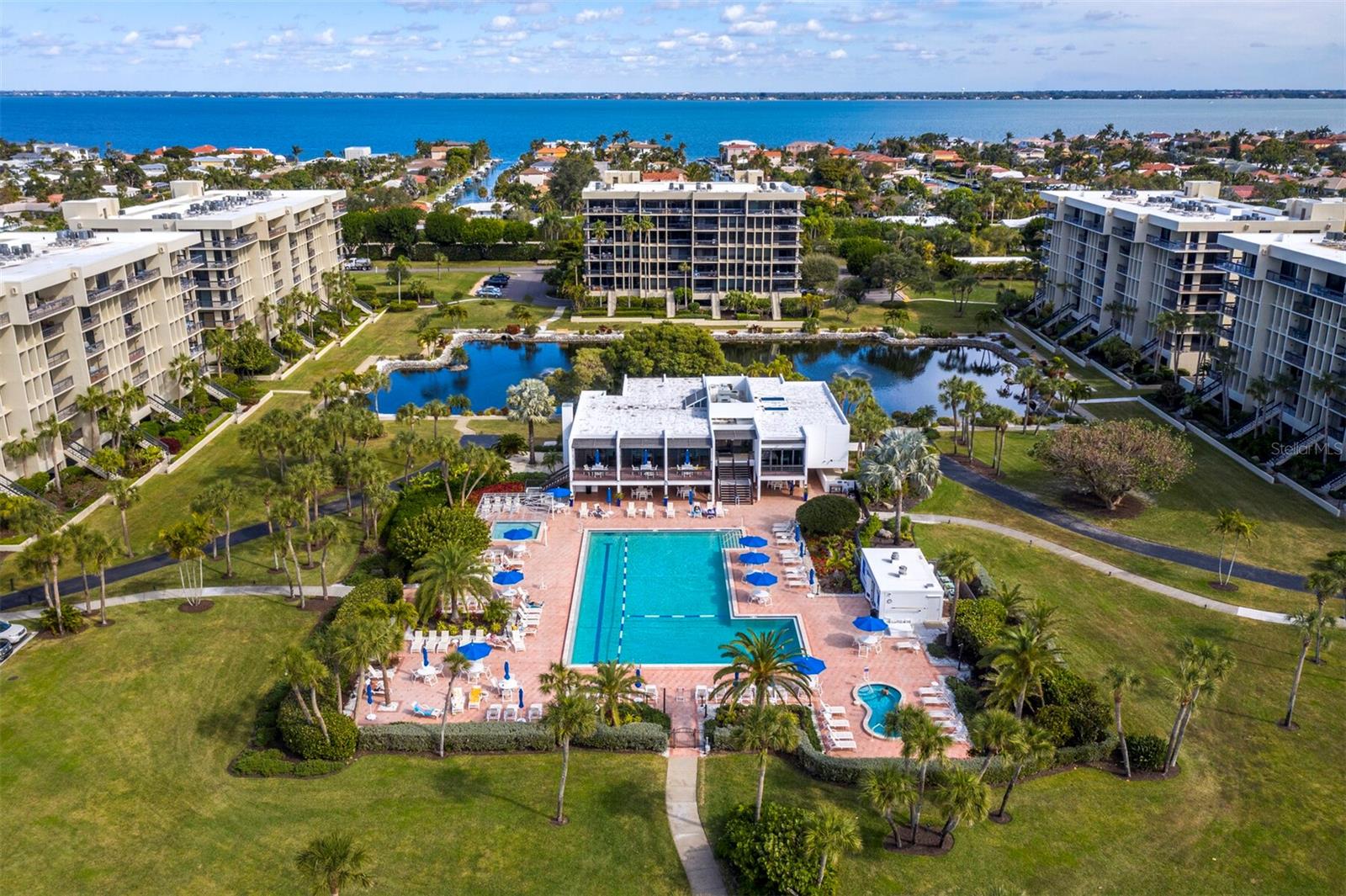 BEACHPLACE I - Residential