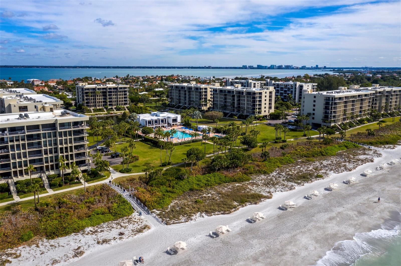 BEACHPLACE I - Residential