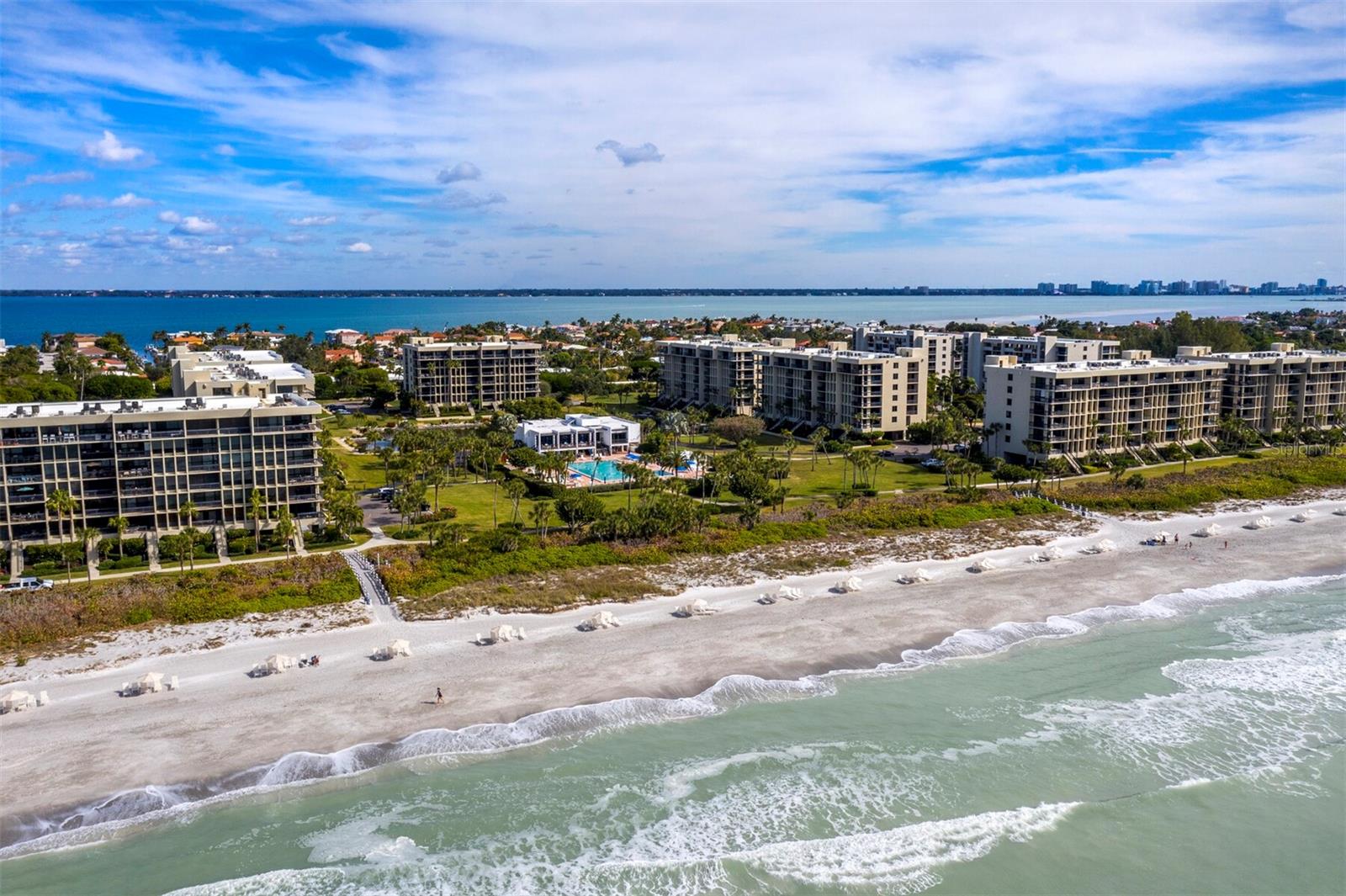 BEACHPLACE I - Residential
