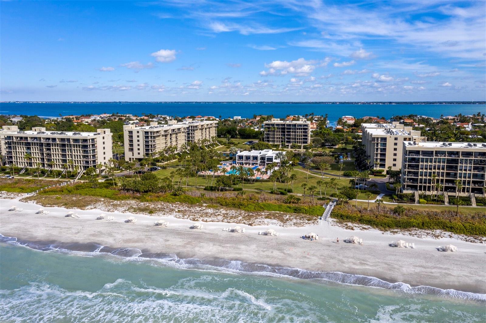BEACHPLACE I - Residential