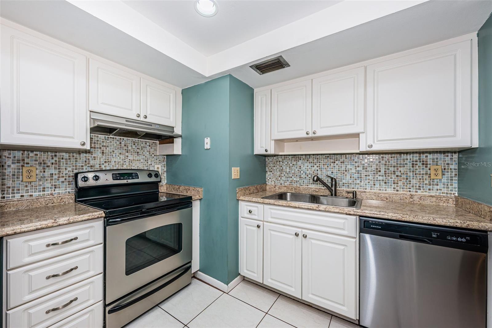 ESTANCIA CONDO - Residential