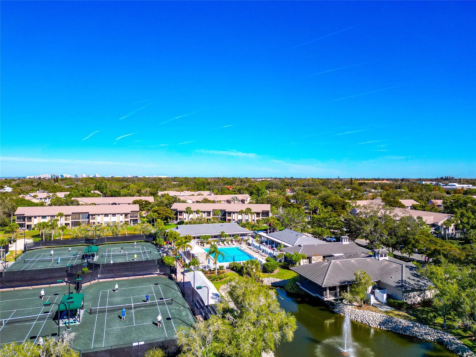 EAGLES POINT AT THE LANDINGS, BAYVIEW HOMES I - Residential